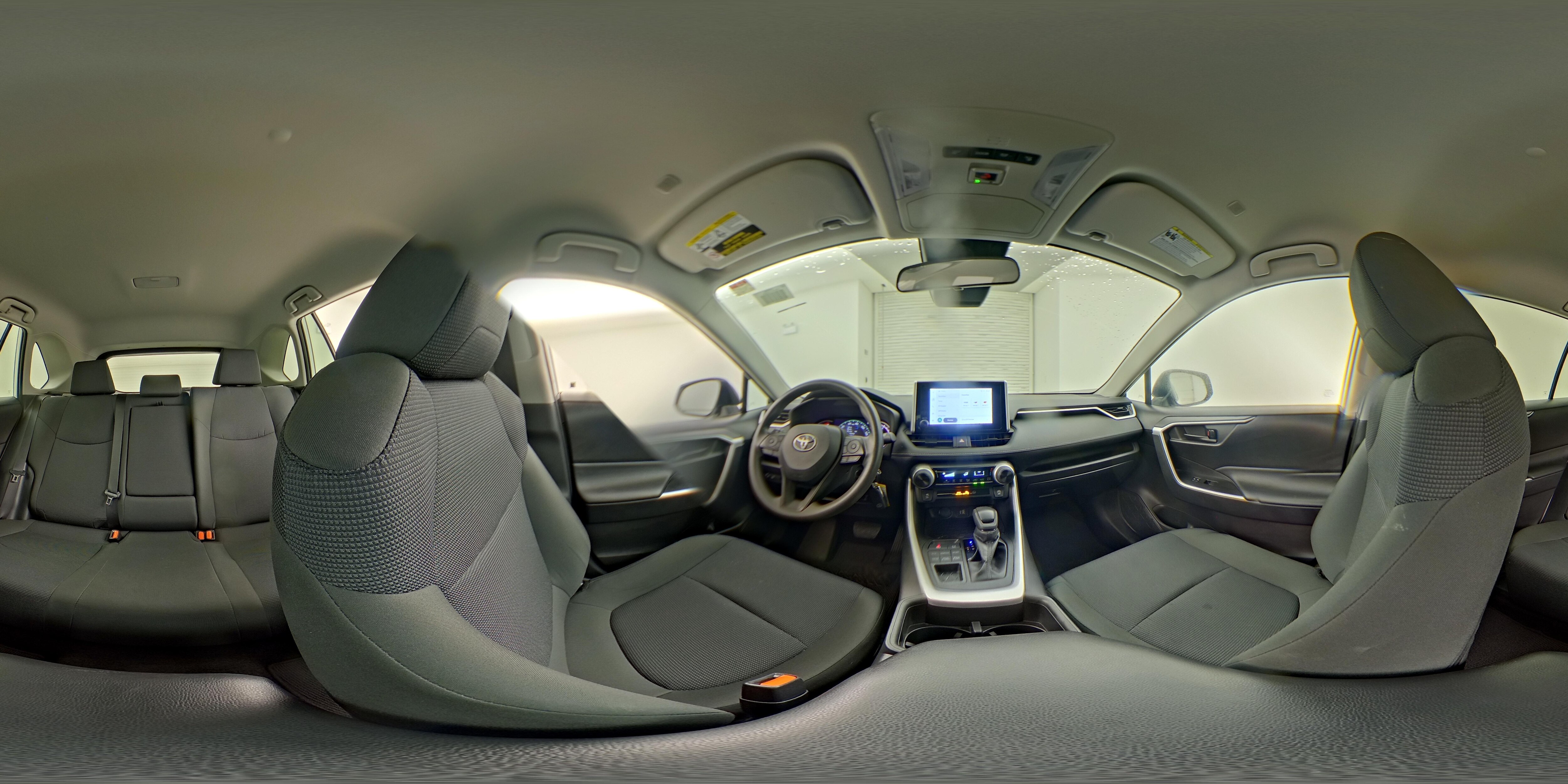 2024 Toyota RAV4 LE - Photo 25