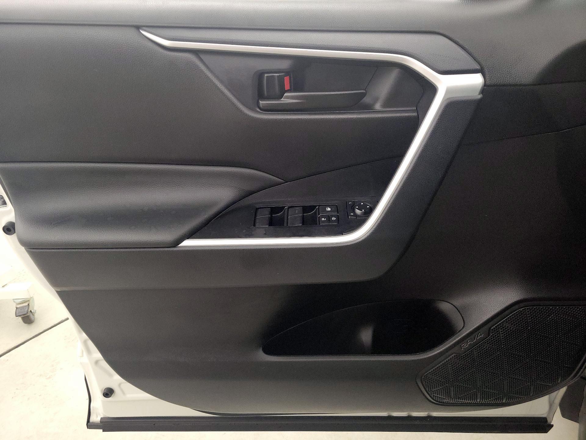Thumbnail: 2024 Toyota RAV4 - 12