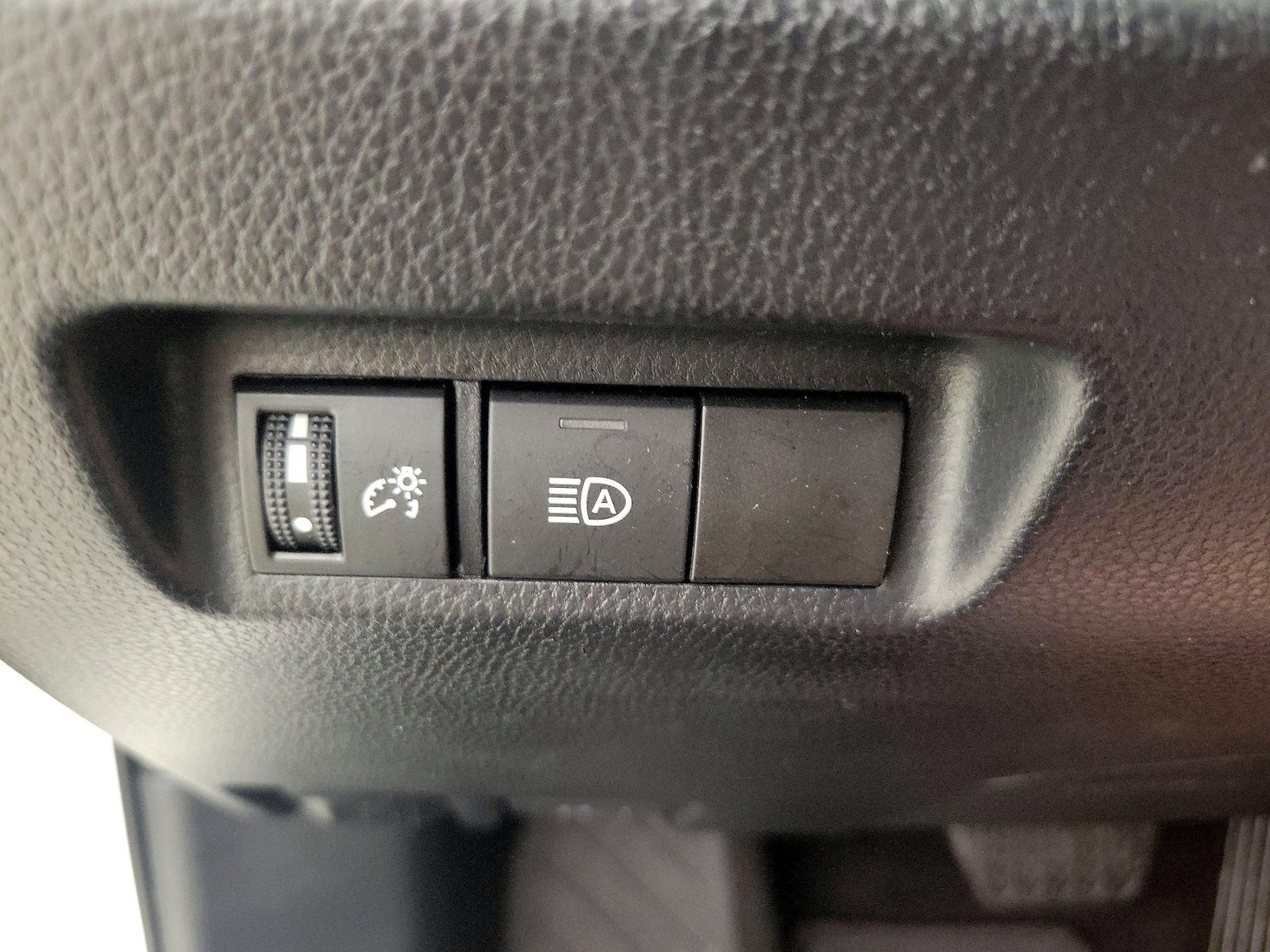 2024 Toyota RAV4 LE - Photo 14
