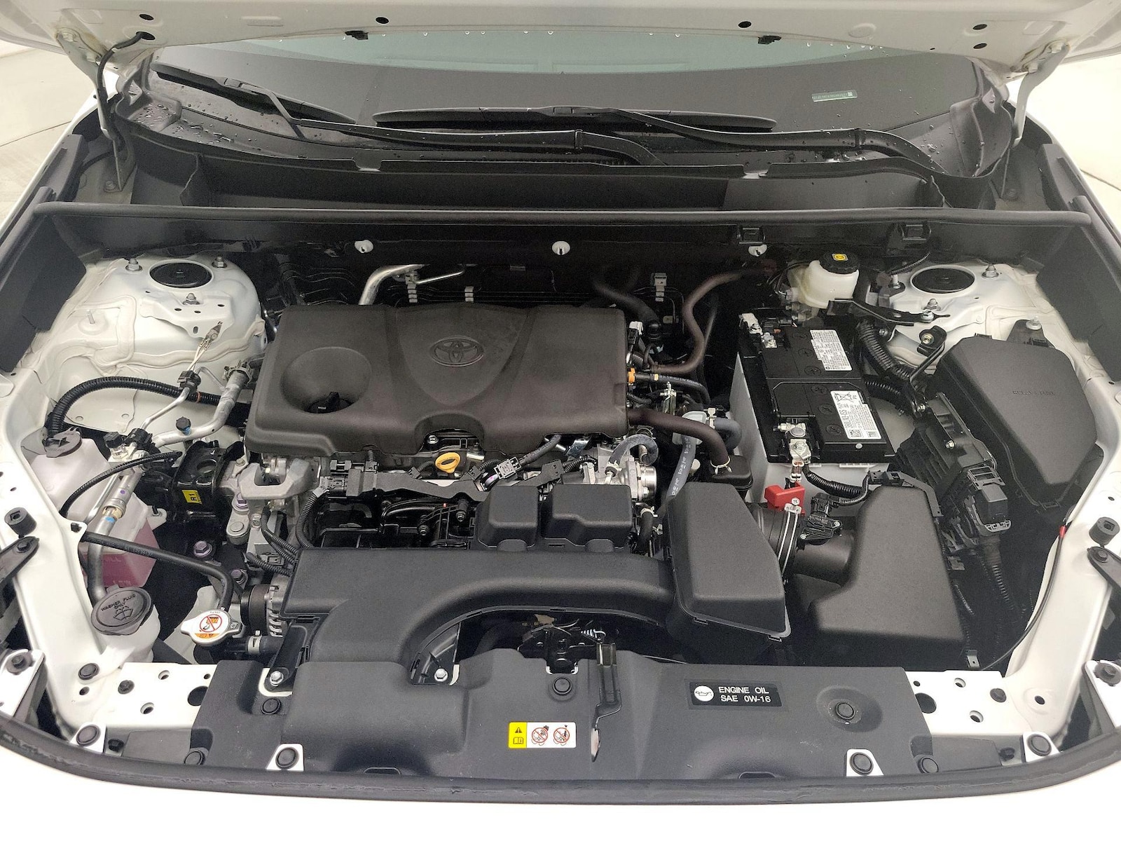 2024 Toyota RAV4 LE - Photo 23