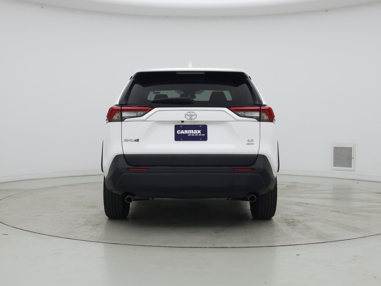 2024 Toyota RAV4 LE - Photo 7
