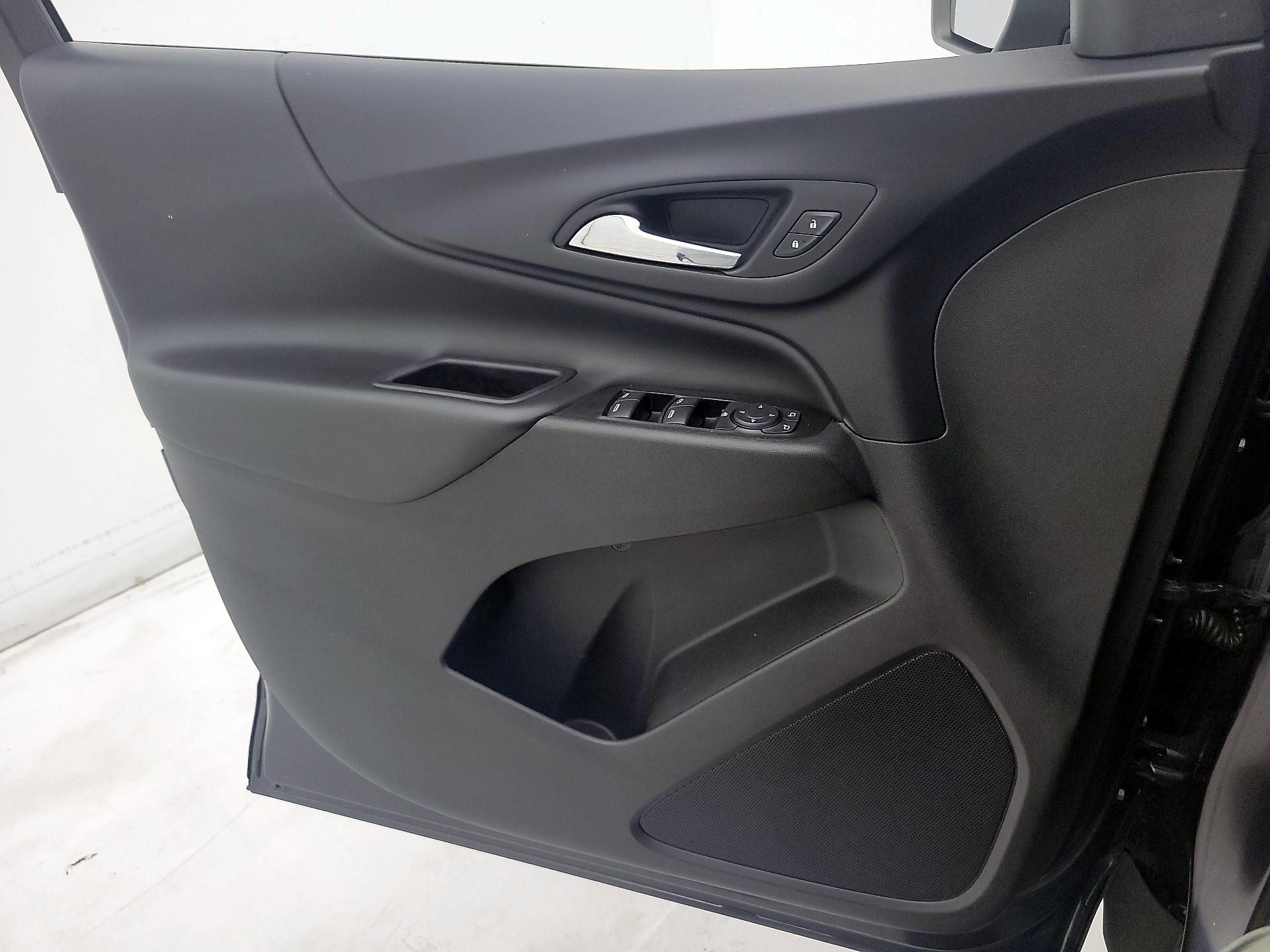 Thumbnail: 2022 Chevrolet Equinox - 12