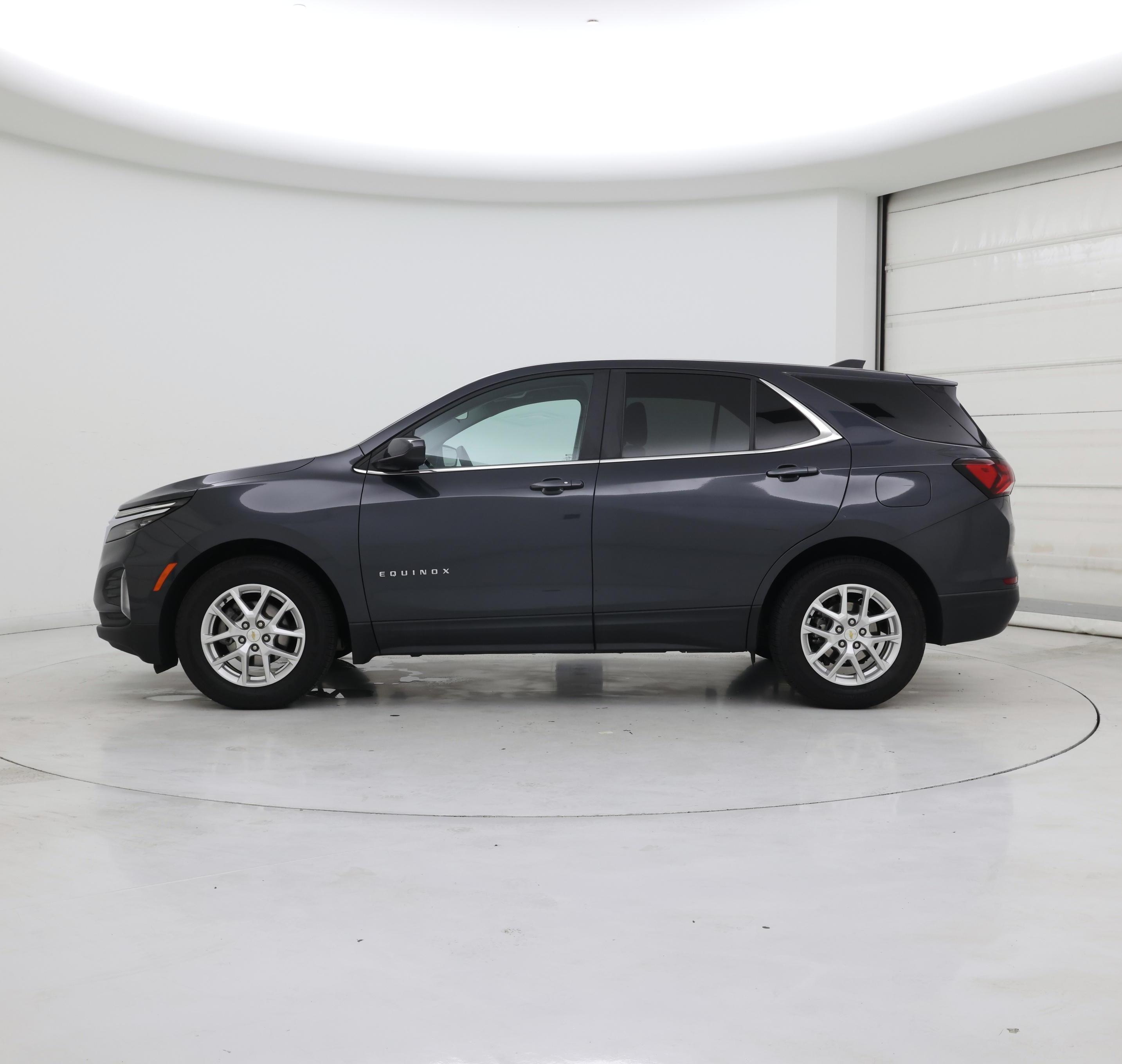 Thumbnail: 2022 Chevrolet Equinox - 3