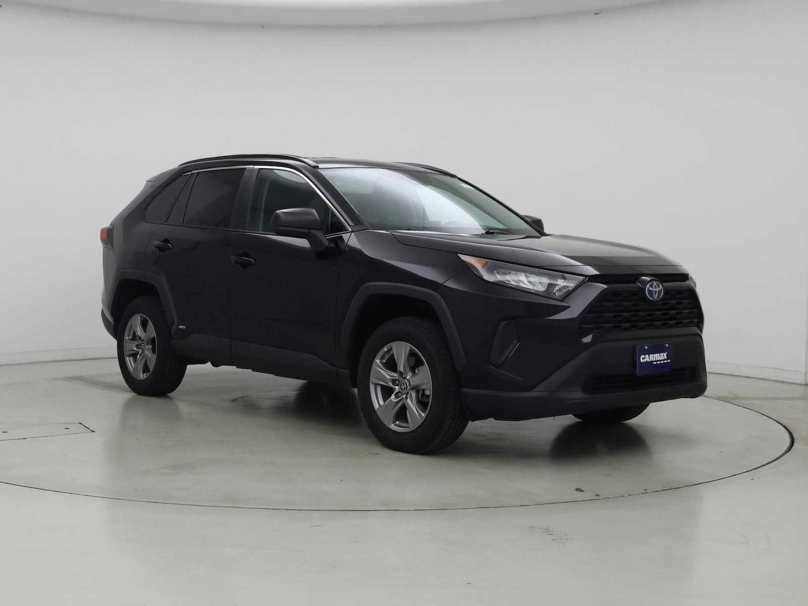 2022 Toyota RAV4 LE - Photo 2