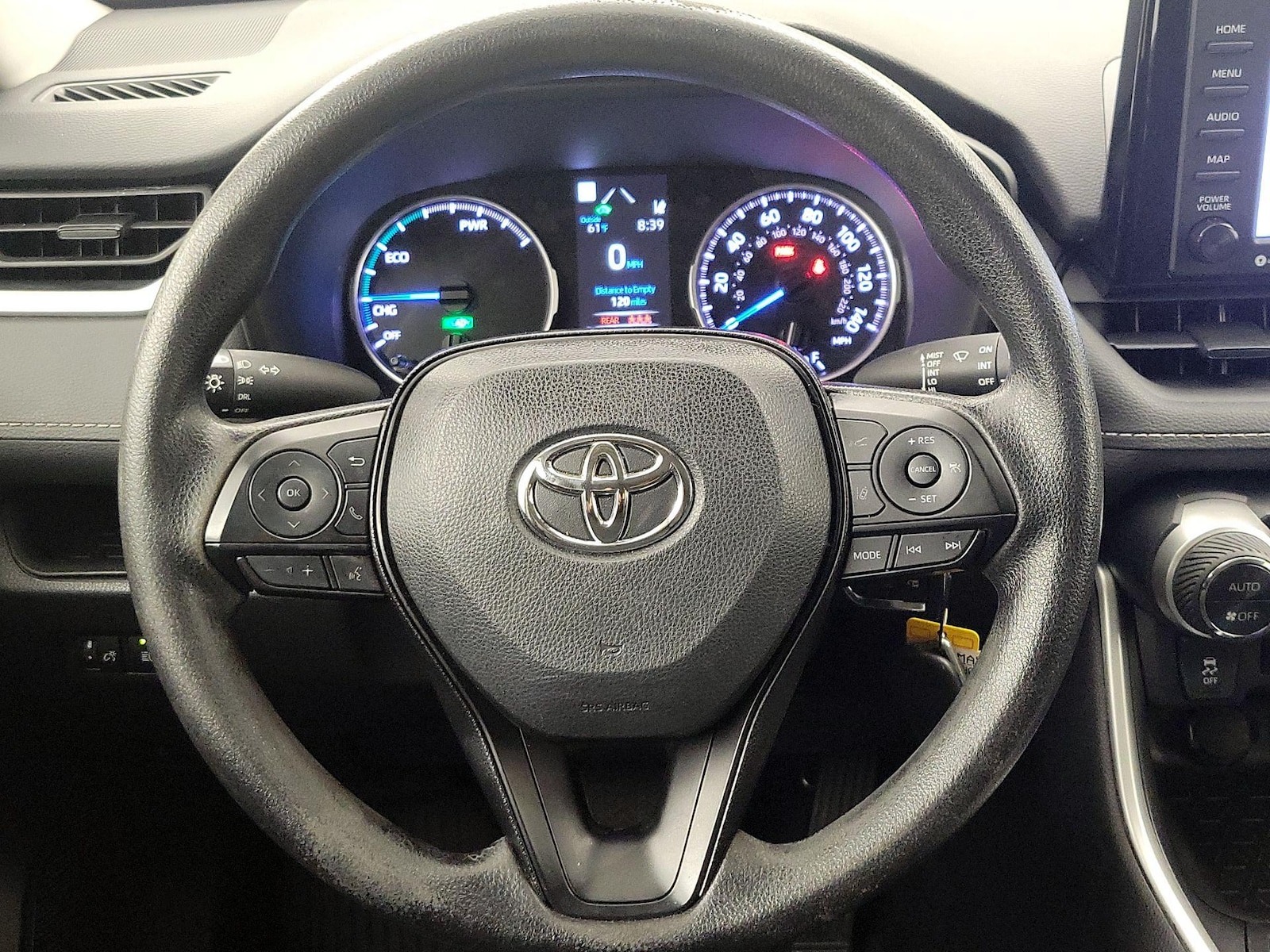 2022 Toyota RAV4 LE - Photo 11