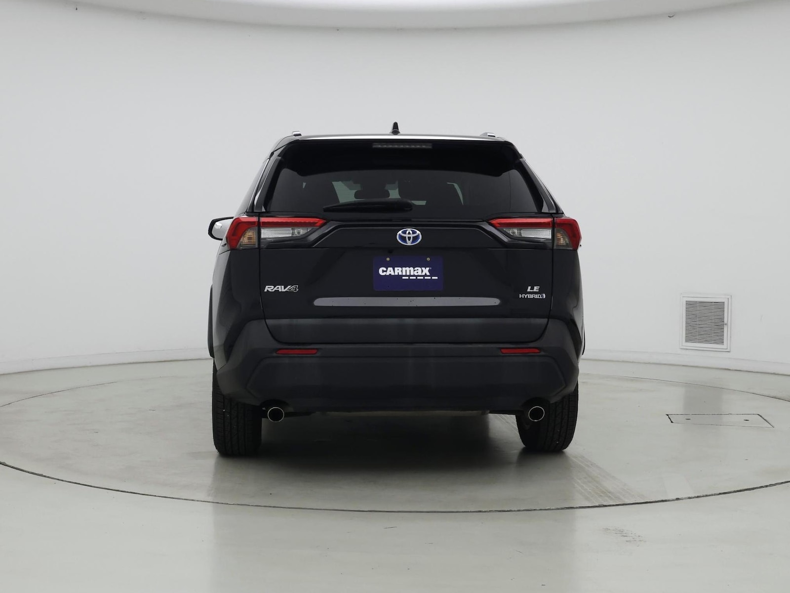 2022 Toyota RAV4 LE - Photo 7