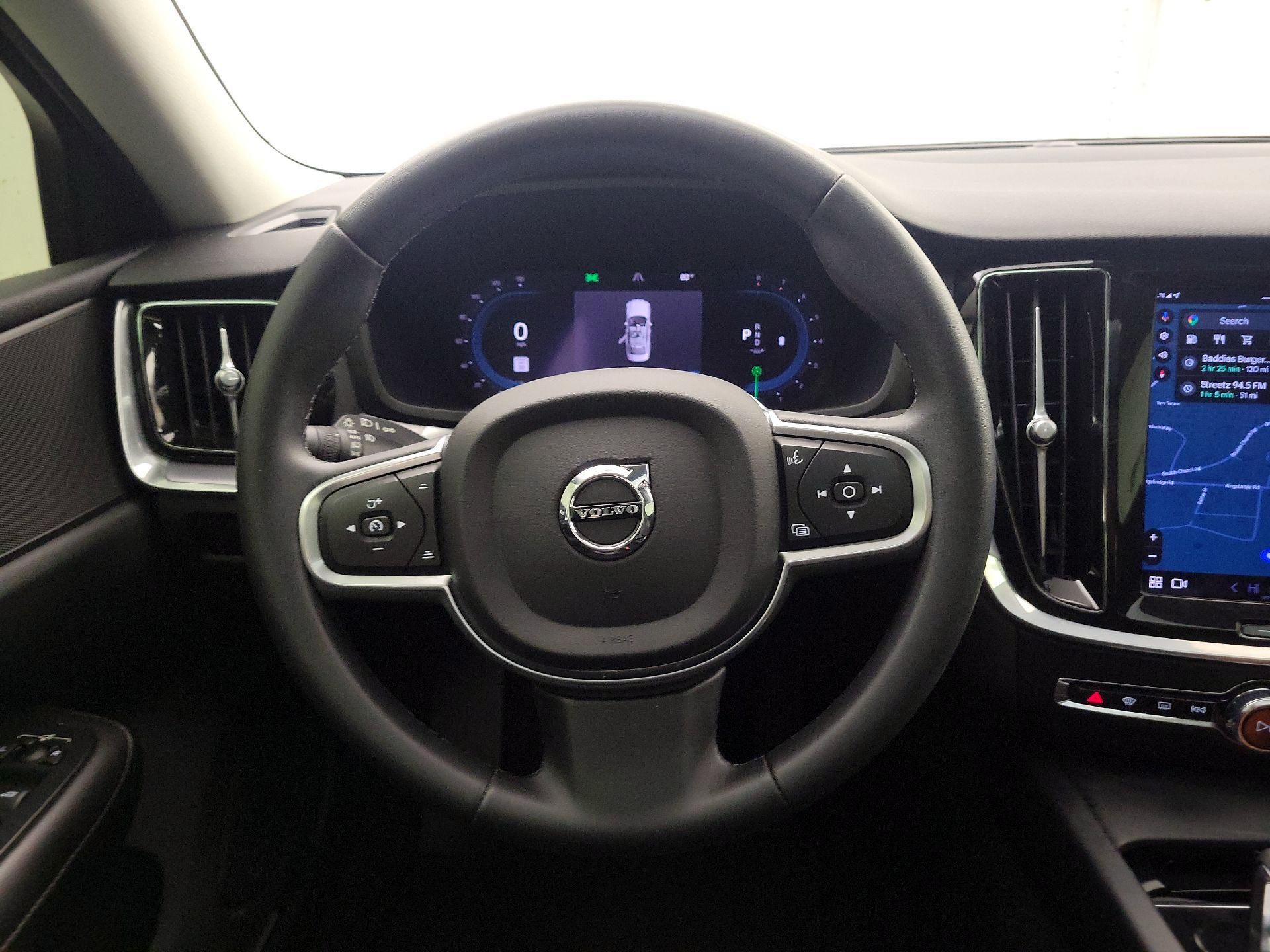 Thumbnail: 2023 Volvo S60 - 10