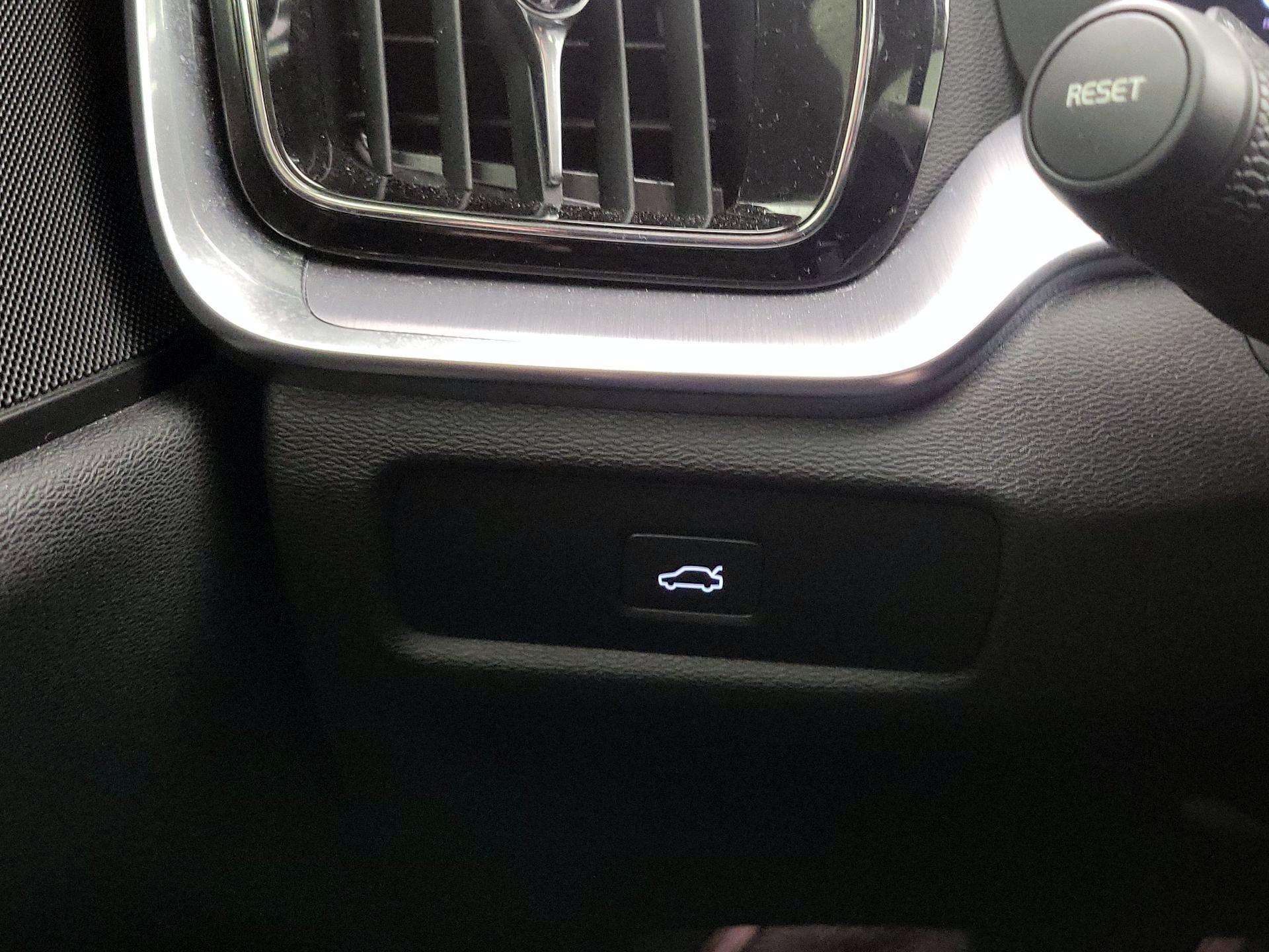 Thumbnail: 2023 Volvo S60 - 13