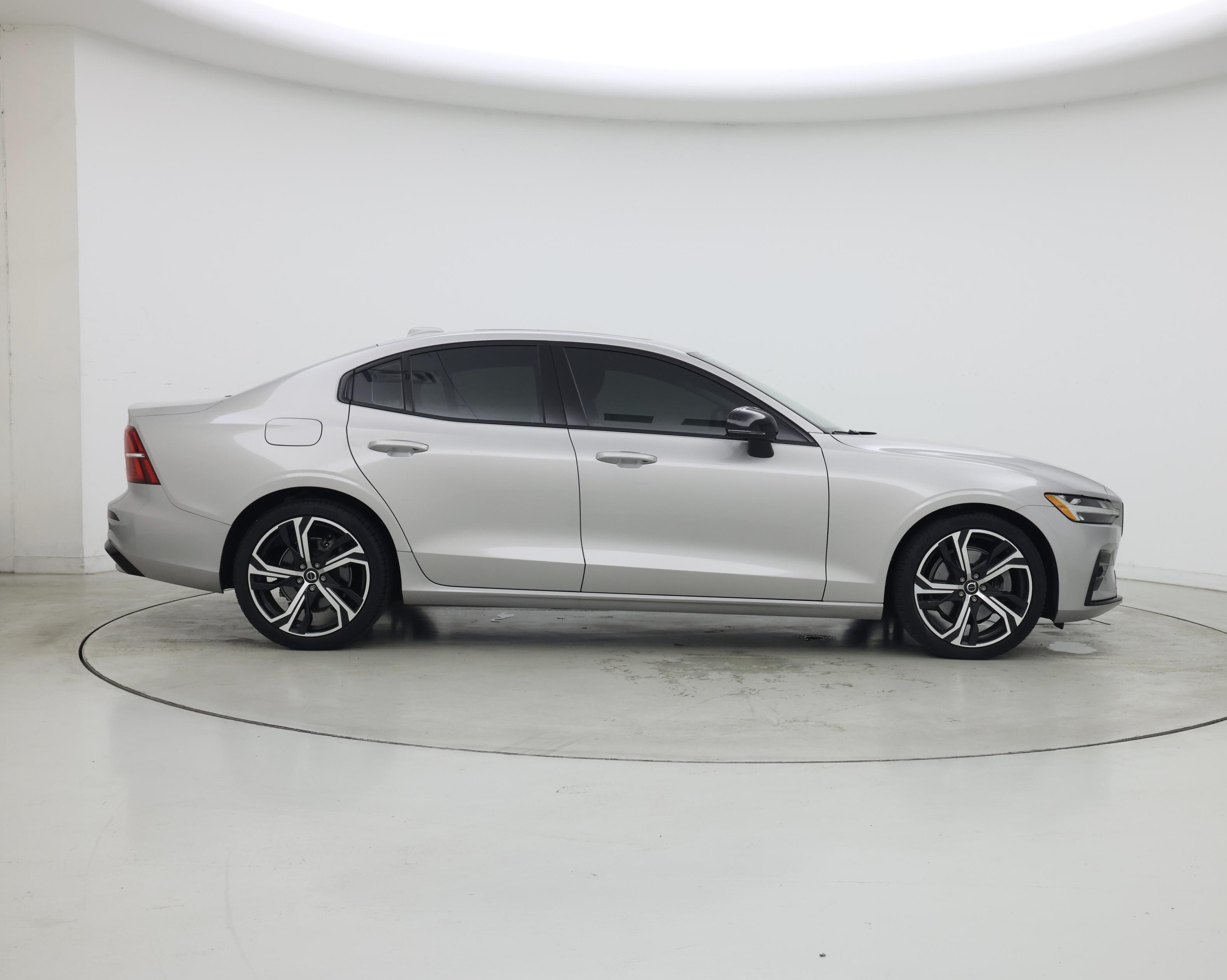 Thumbnail: 2023 Volvo S60 - 7