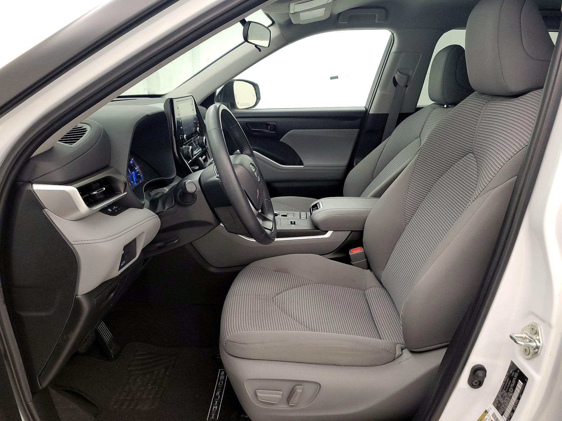 Thumbnail: 2022 Toyota Highlander - 11