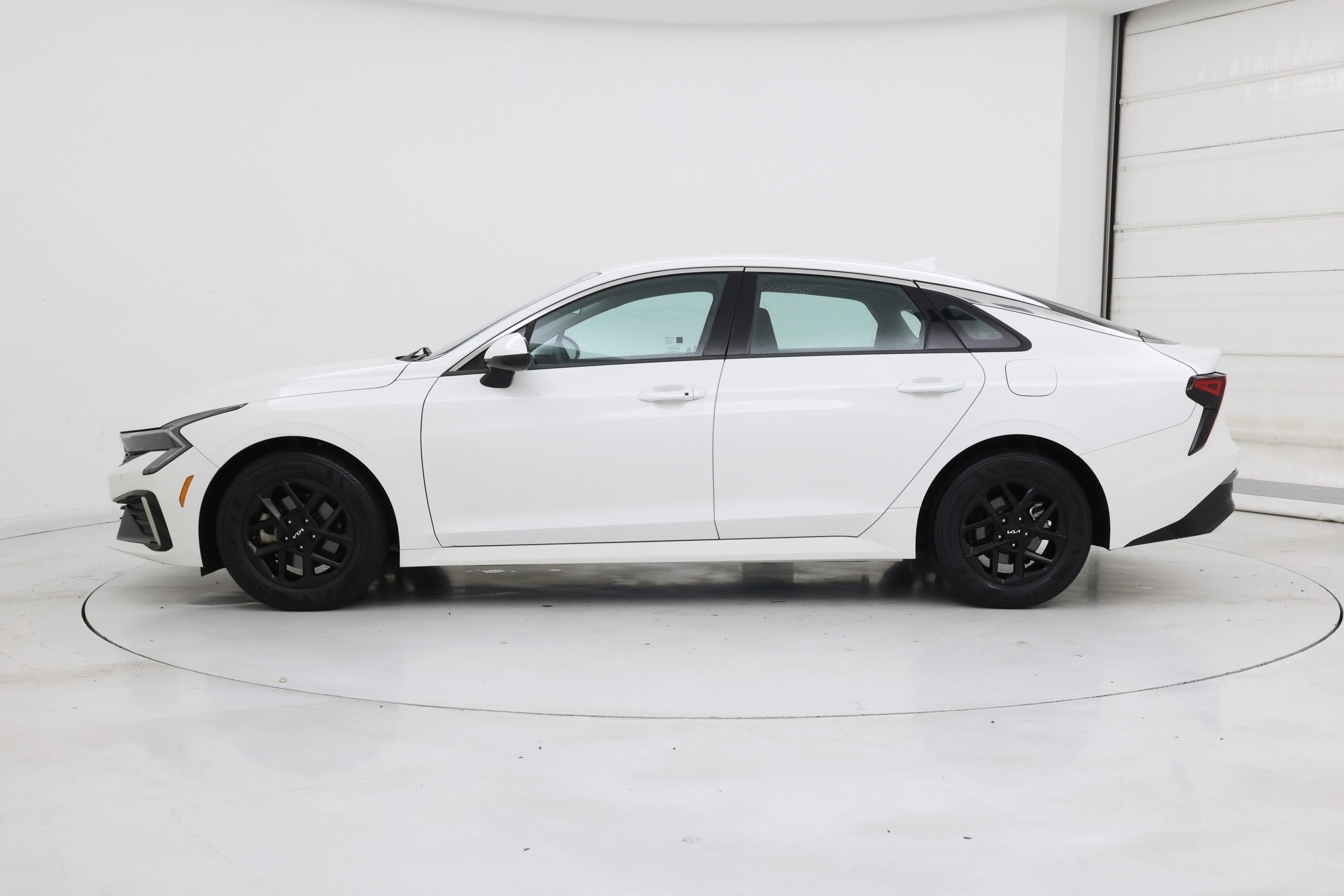 Thumbnail: 2025 Kia K5 - 3