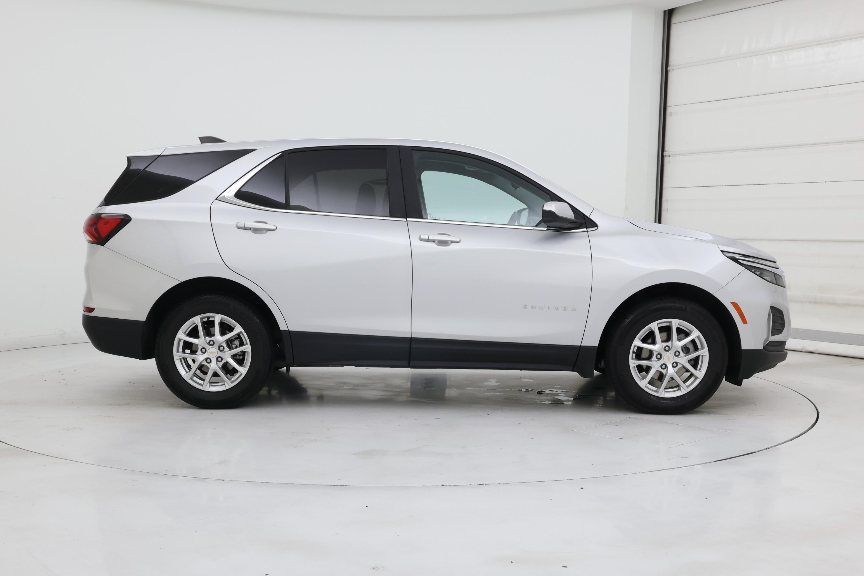 Thumbnail: 2022 Chevrolet Equinox - 7