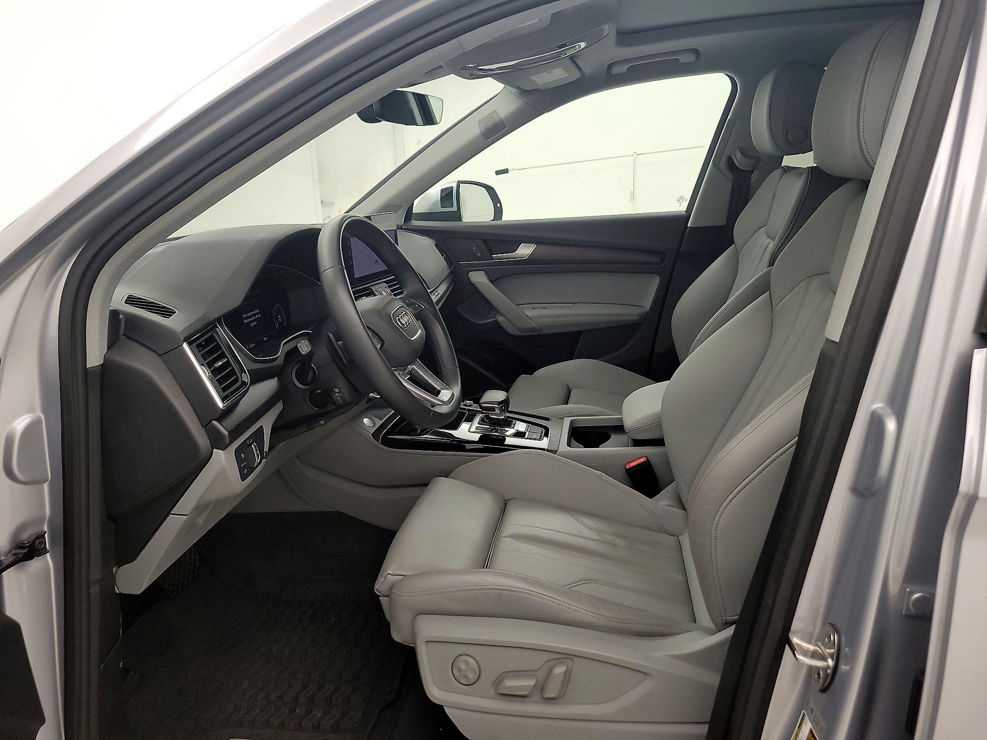 Thumbnail: 2023 Audi Q5 - 11