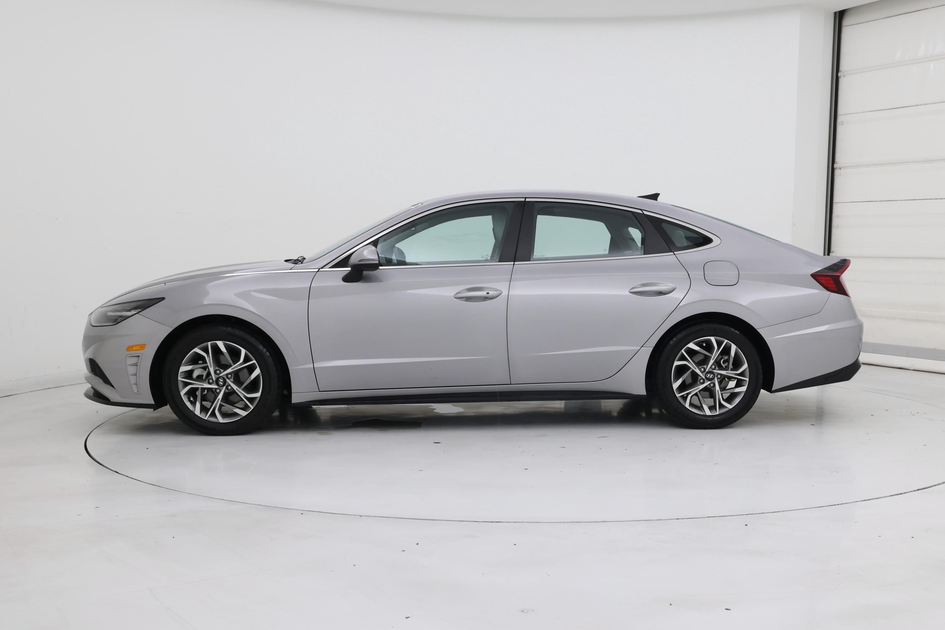 Thumbnail: 2023 Hyundai Sonata - 3
