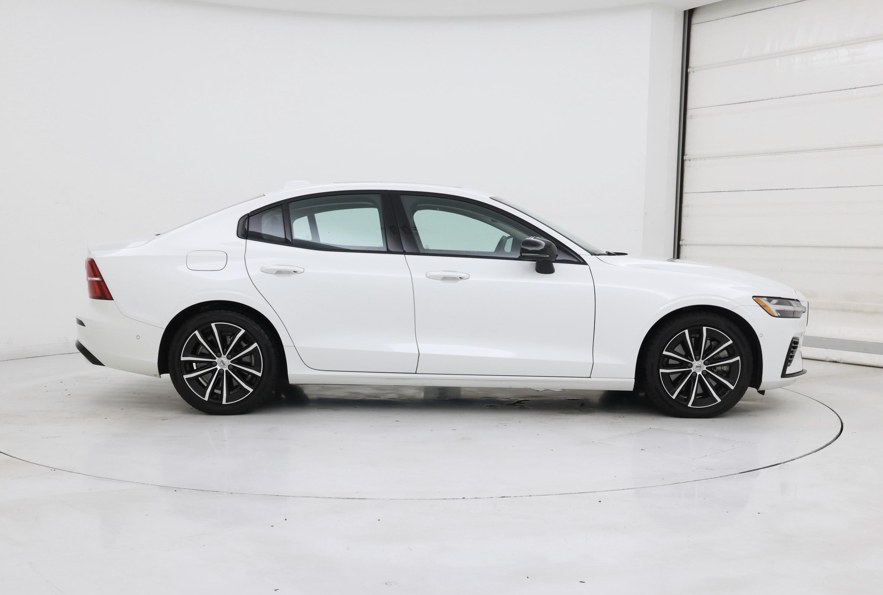 Thumbnail: 2023 Volvo S60 - 7