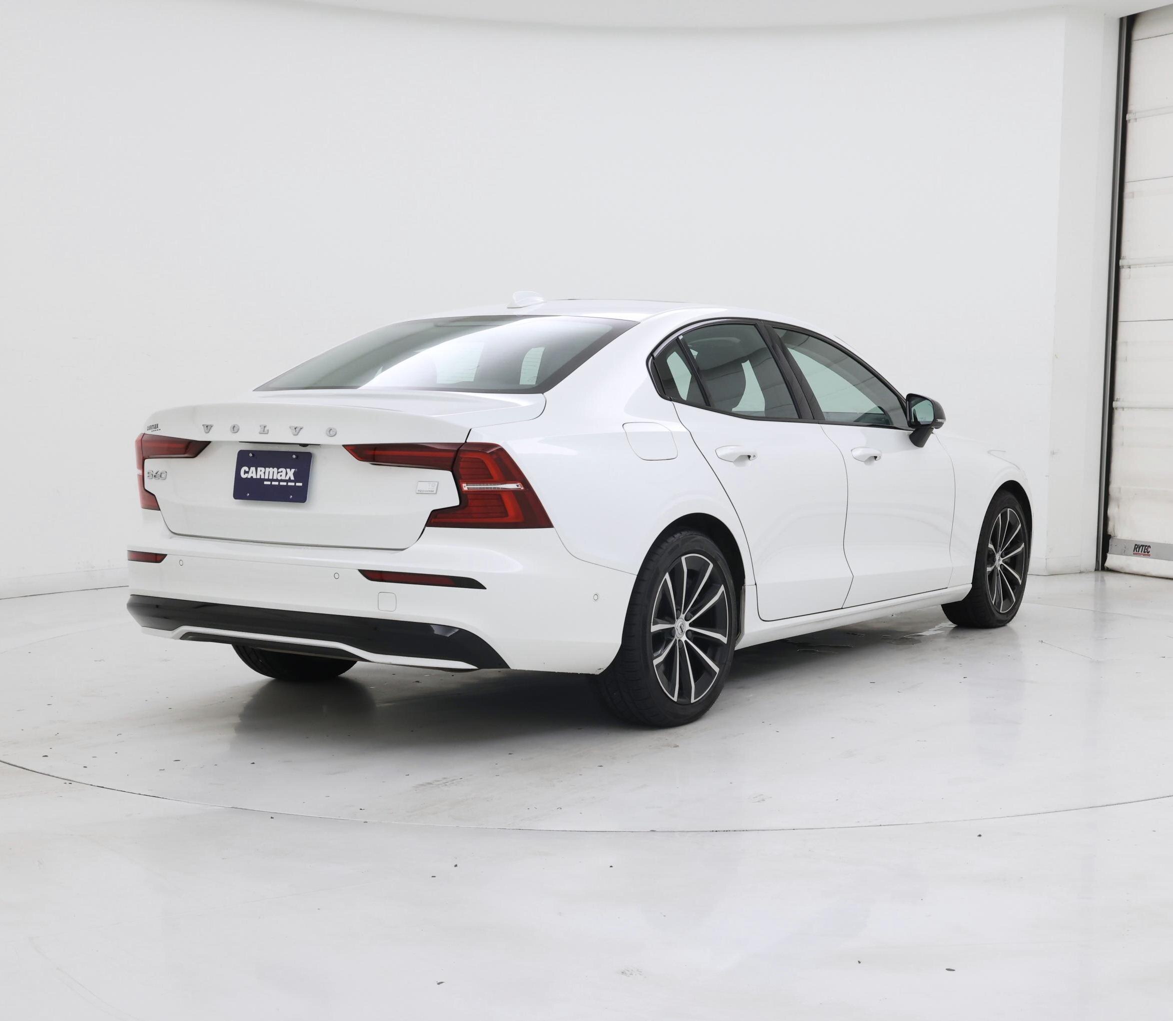 Thumbnail: 2023 Volvo S60 - 8