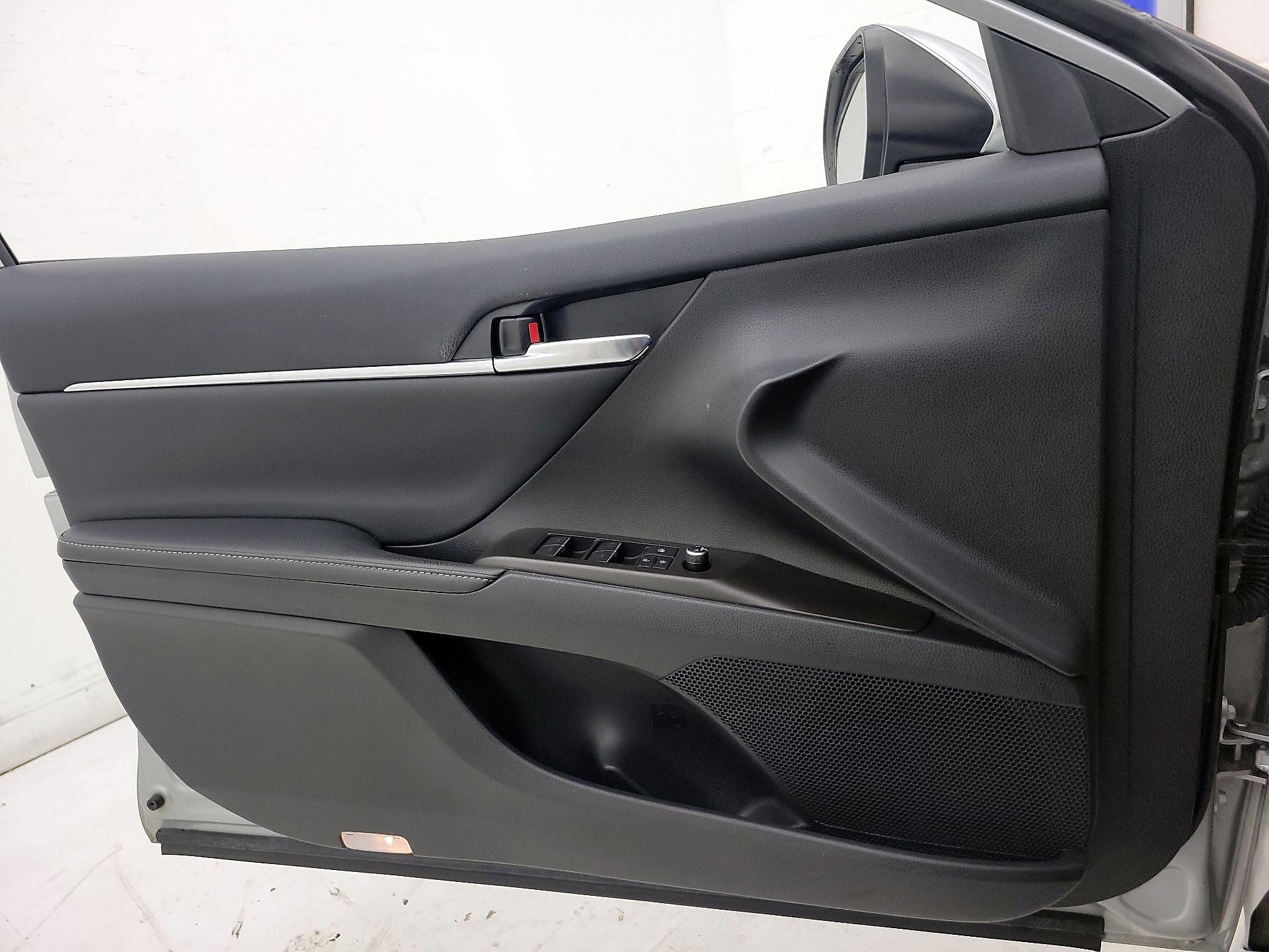 Thumbnail: 2022 Toyota Camry - 12