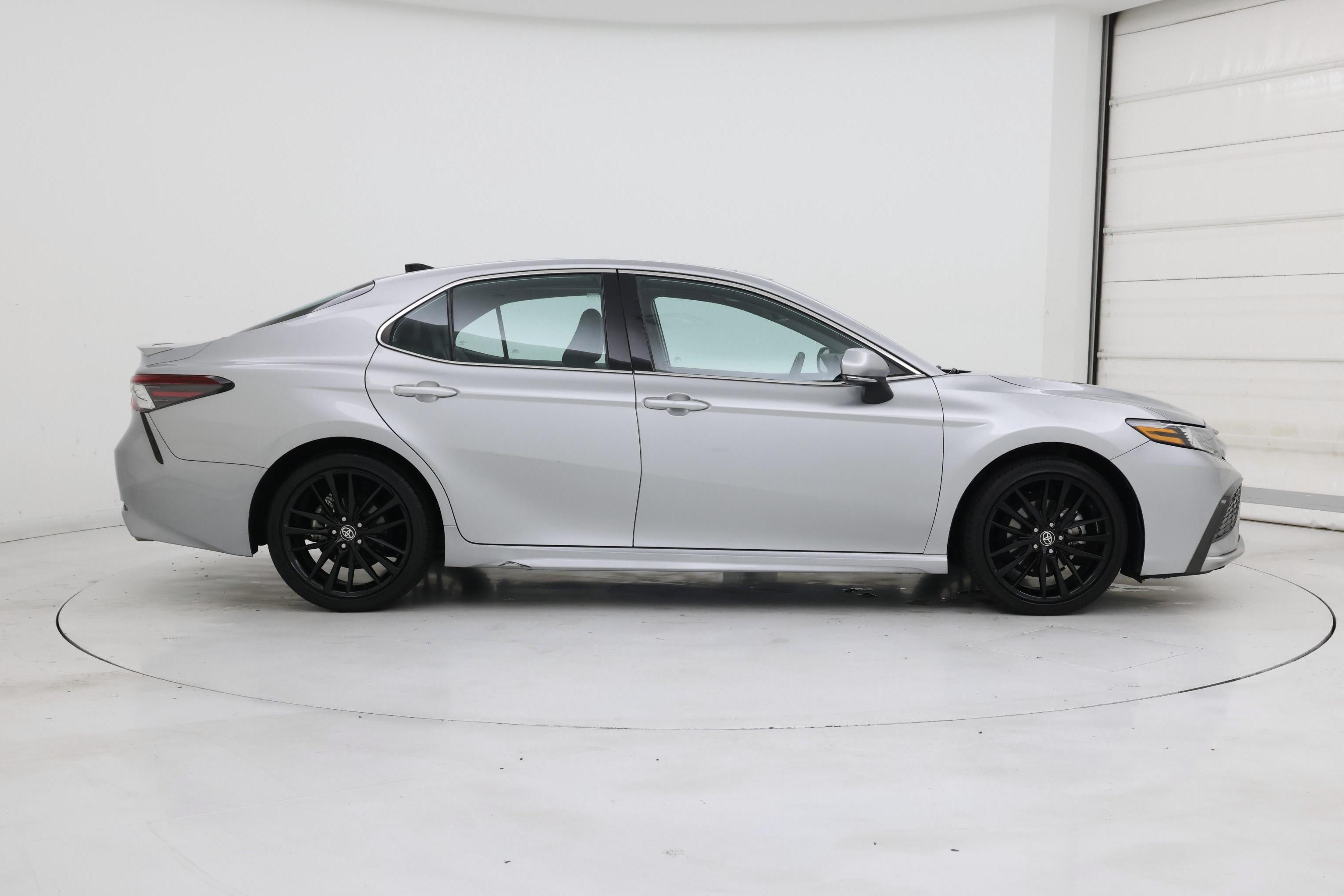 Thumbnail: 2022 Toyota Camry - 7