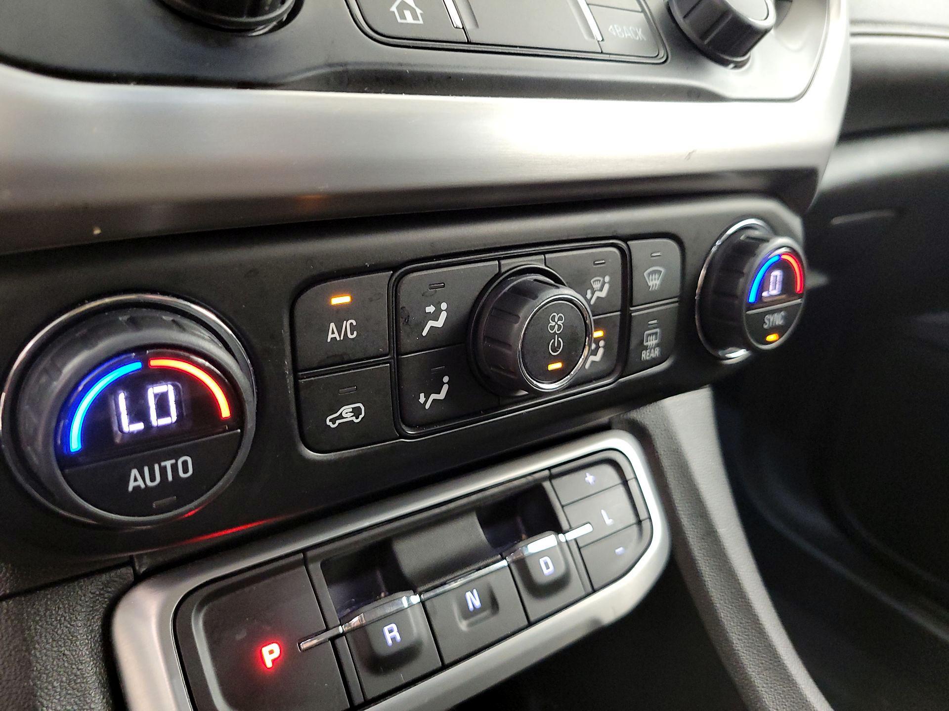 Thumbnail: 2022 GMC Acadia - 16