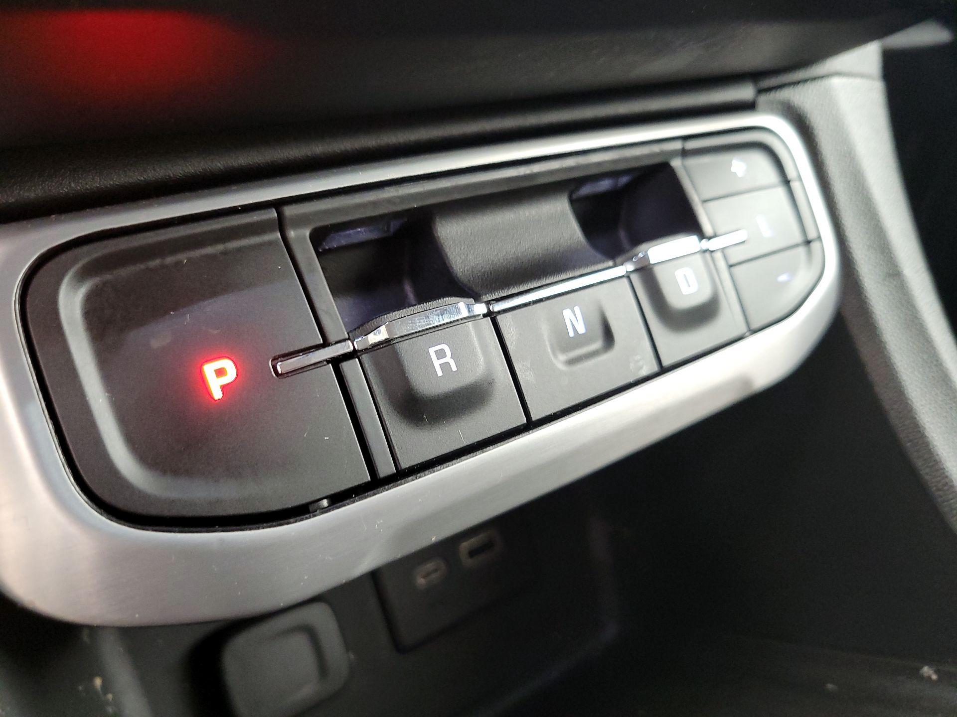 Thumbnail: 2022 GMC Acadia - 17