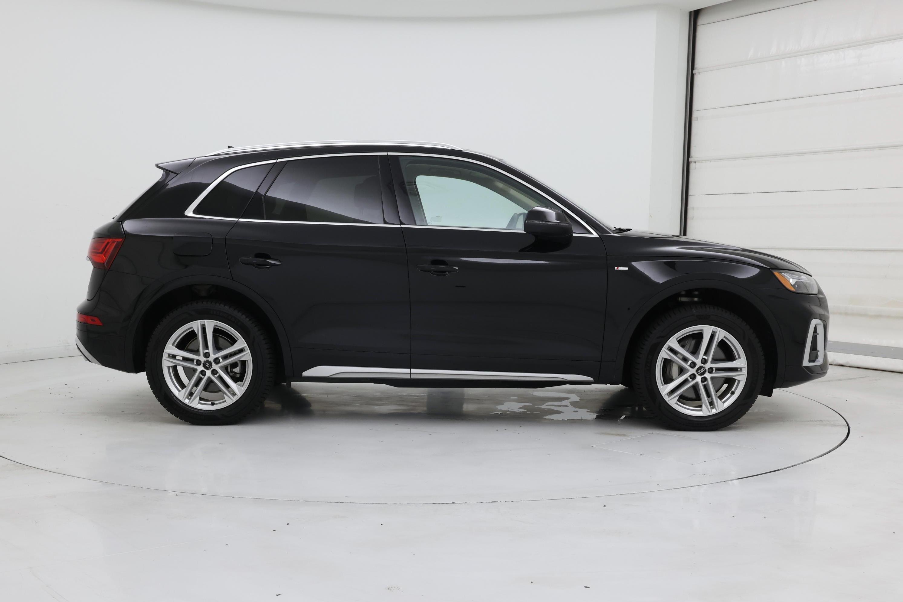 Thumbnail: 2023 Audi Q5 - 7