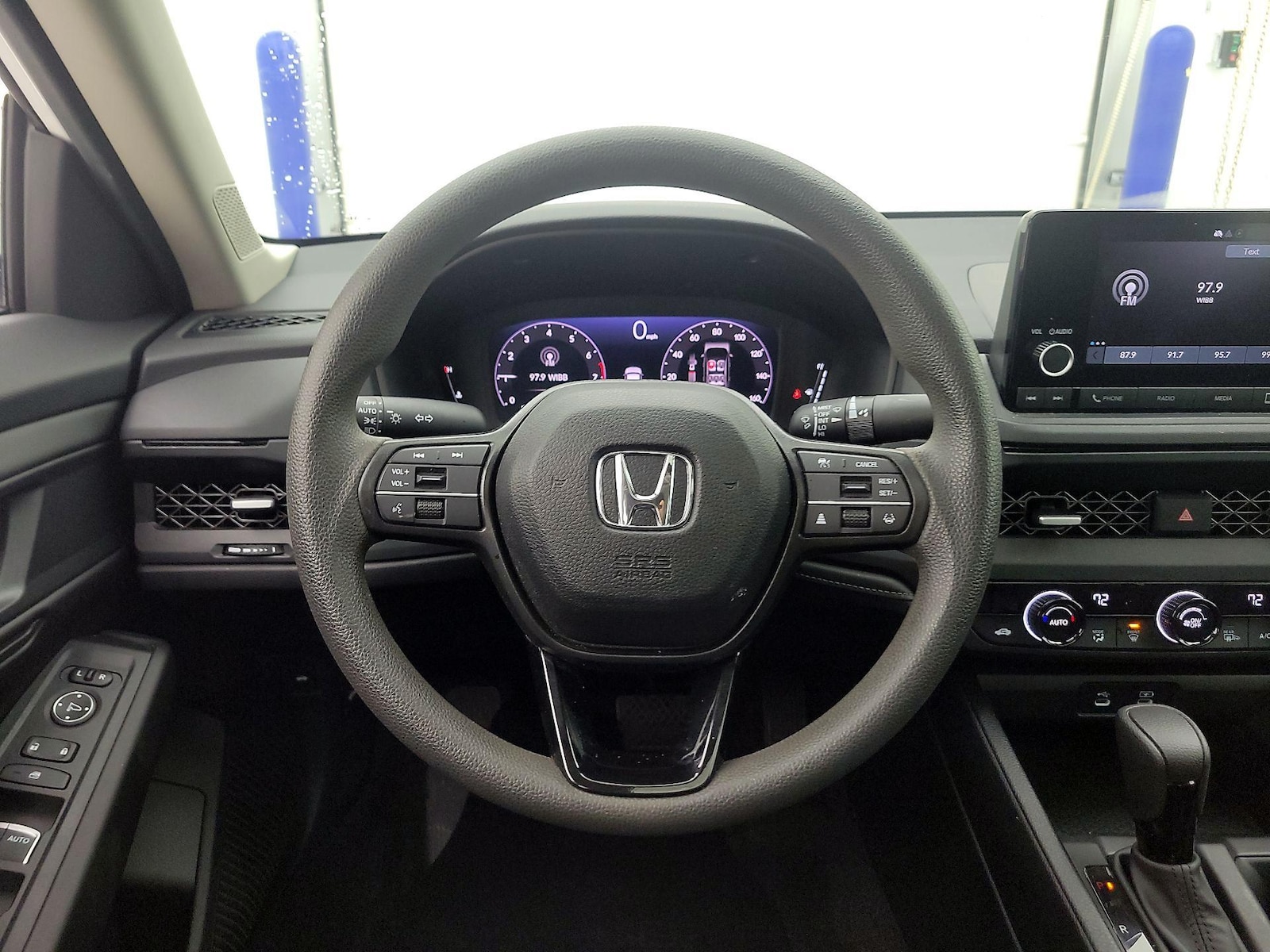 2025 Honda Accord SE - Photo 11
