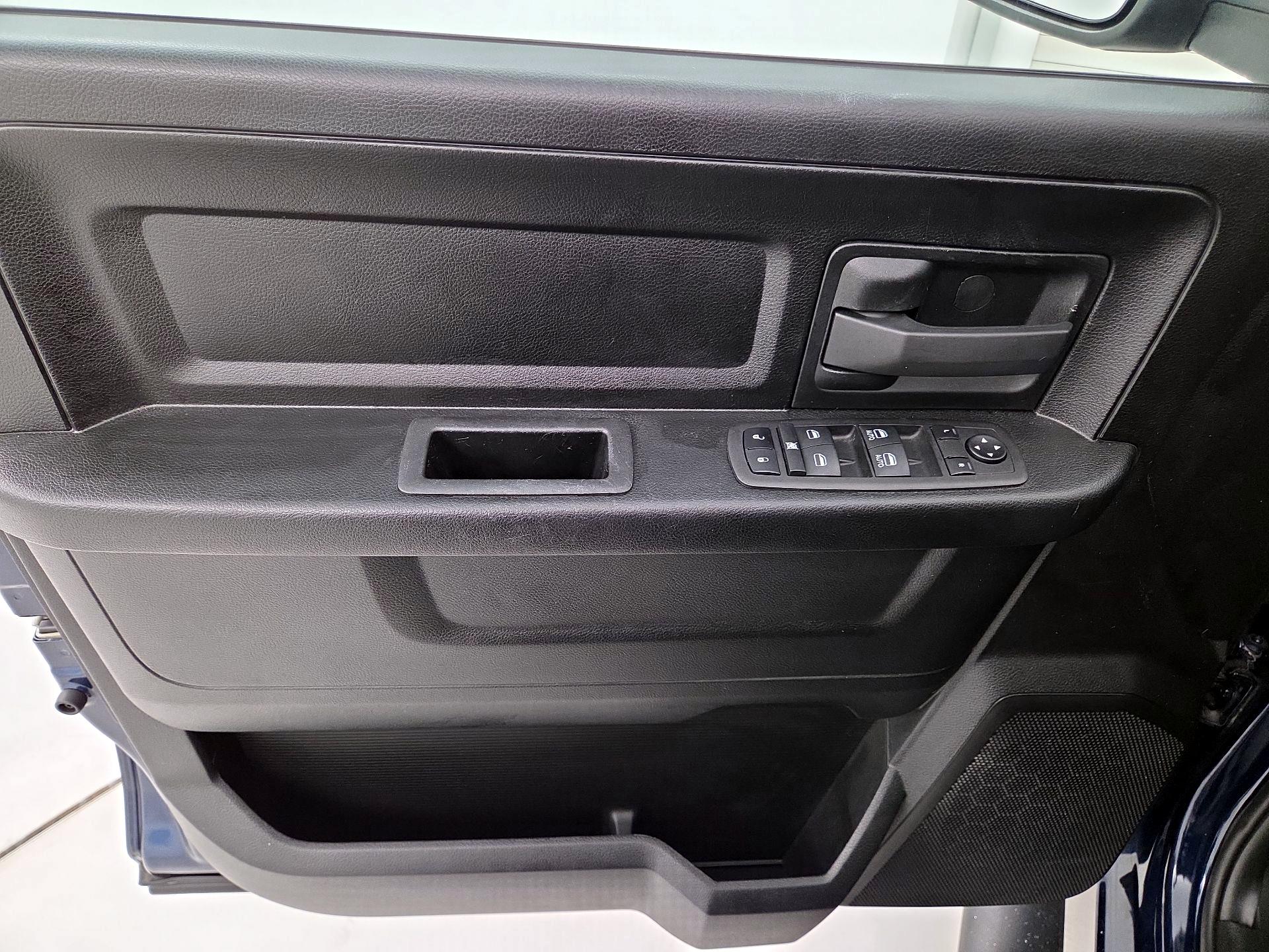 Thumbnail: 2023 RAM 1500 Classic - 12