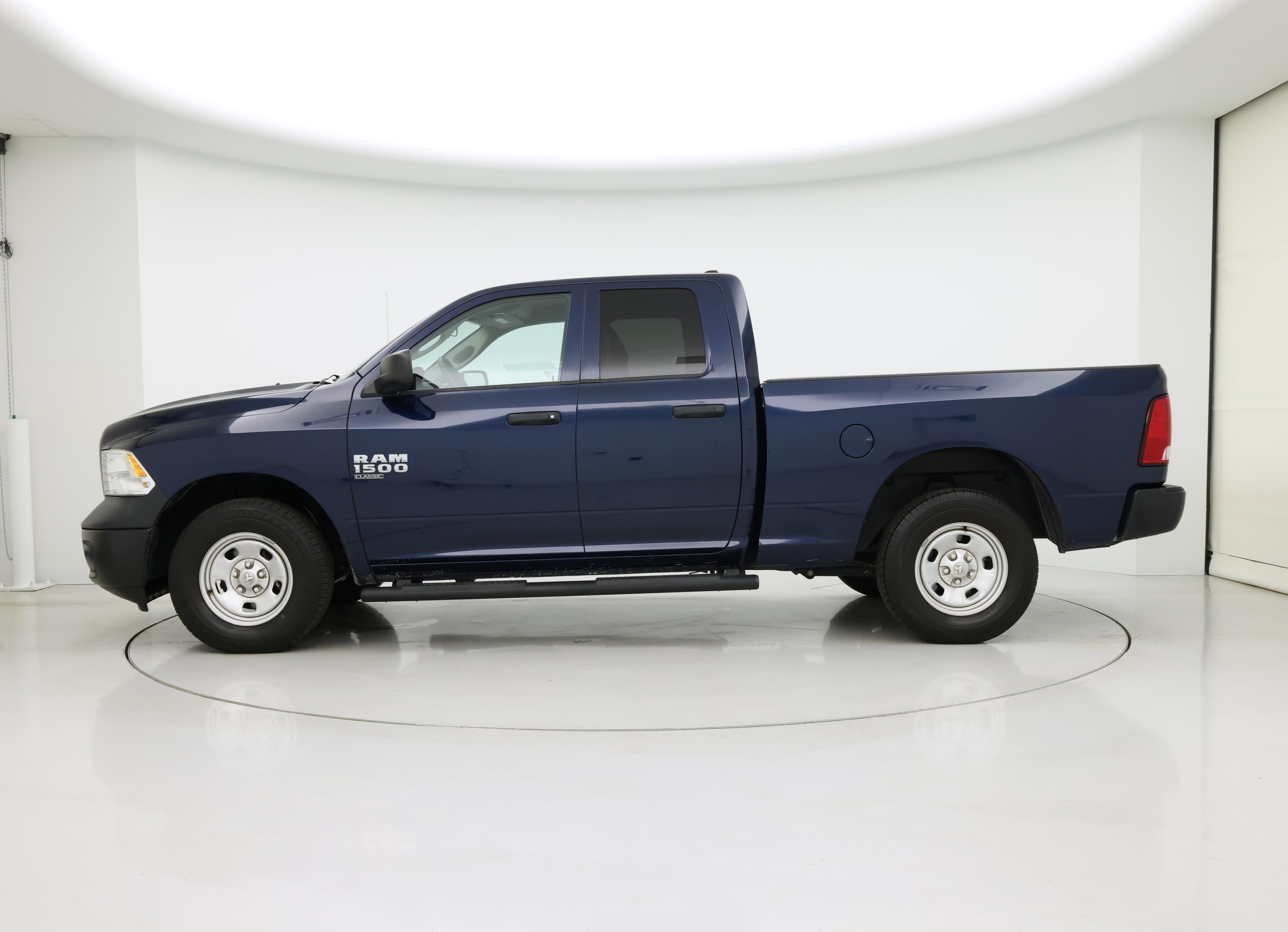 Thumbnail: 2023 RAM 1500 Classic - 3
