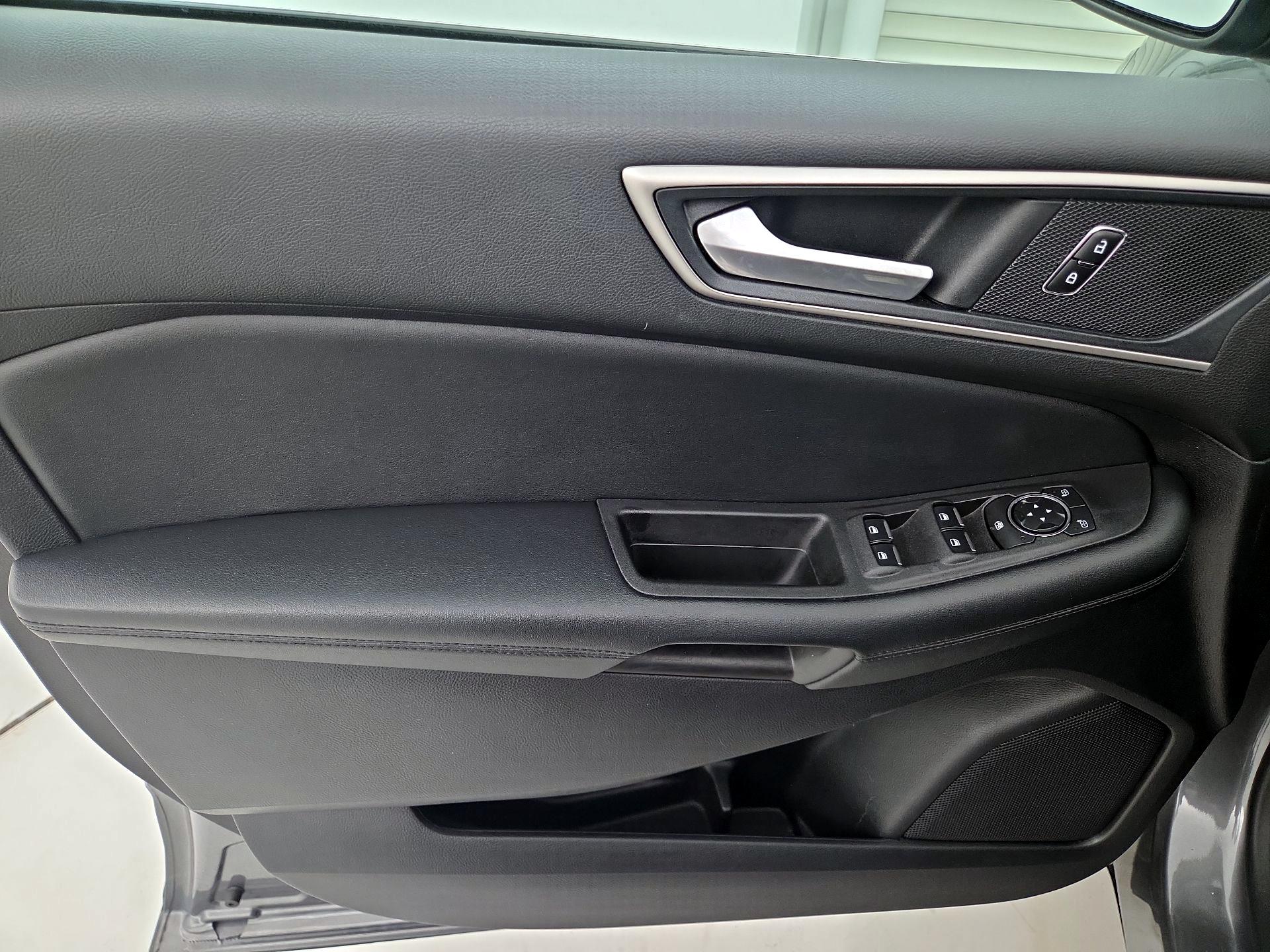 Thumbnail: 2021 Ford Edge - 12