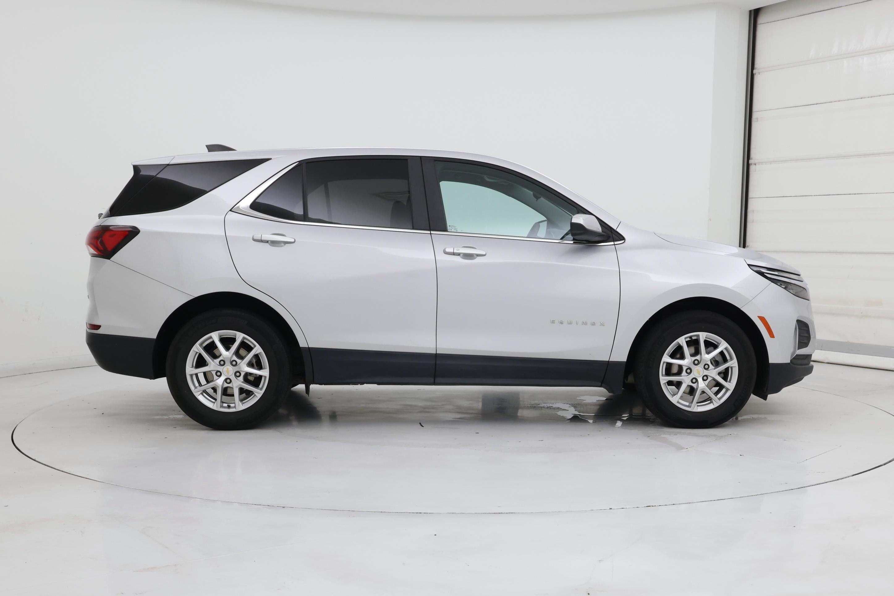 Thumbnail: 2022 Chevrolet Equinox - 7