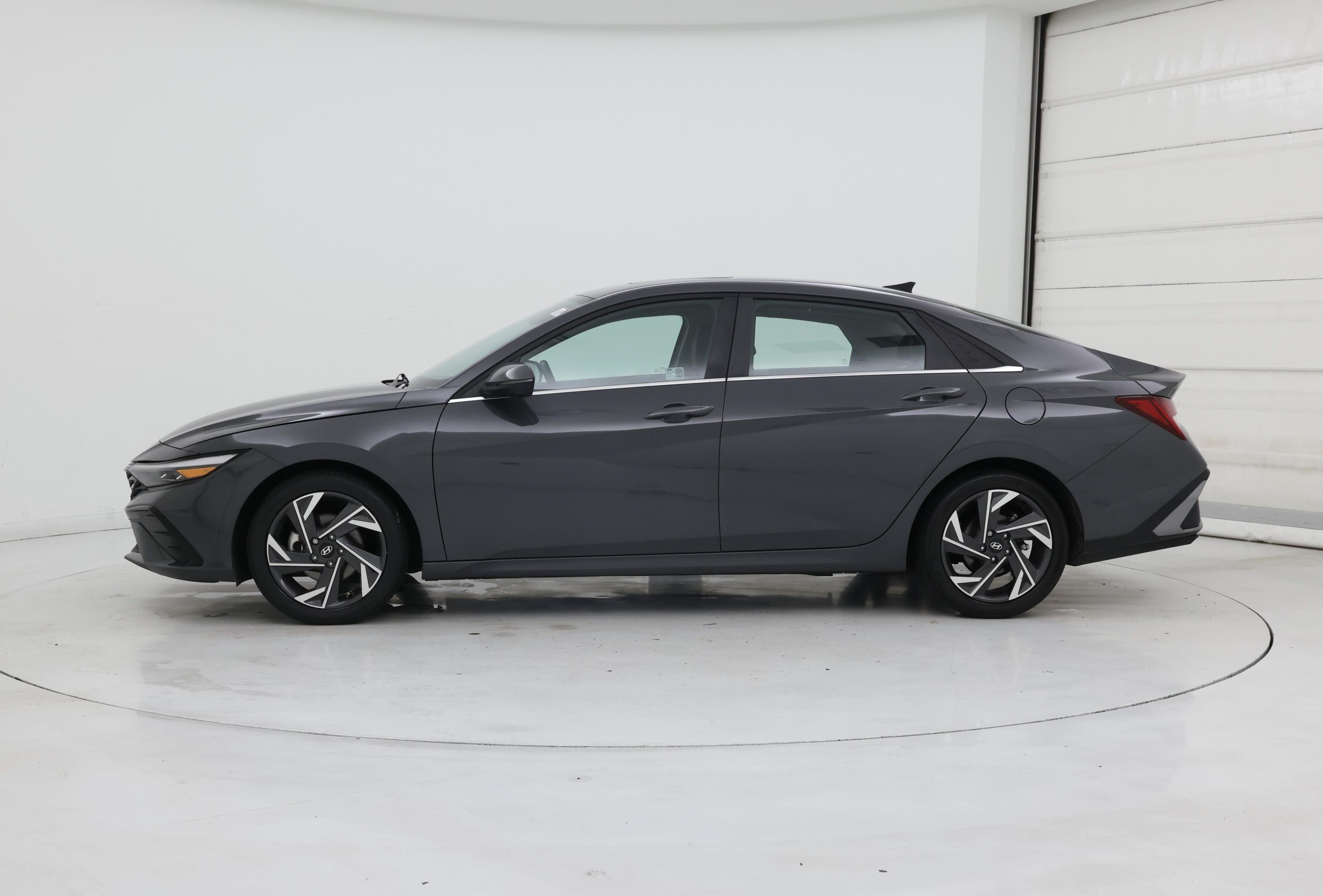 Thumbnail: 2024 Hyundai Elantra - 3