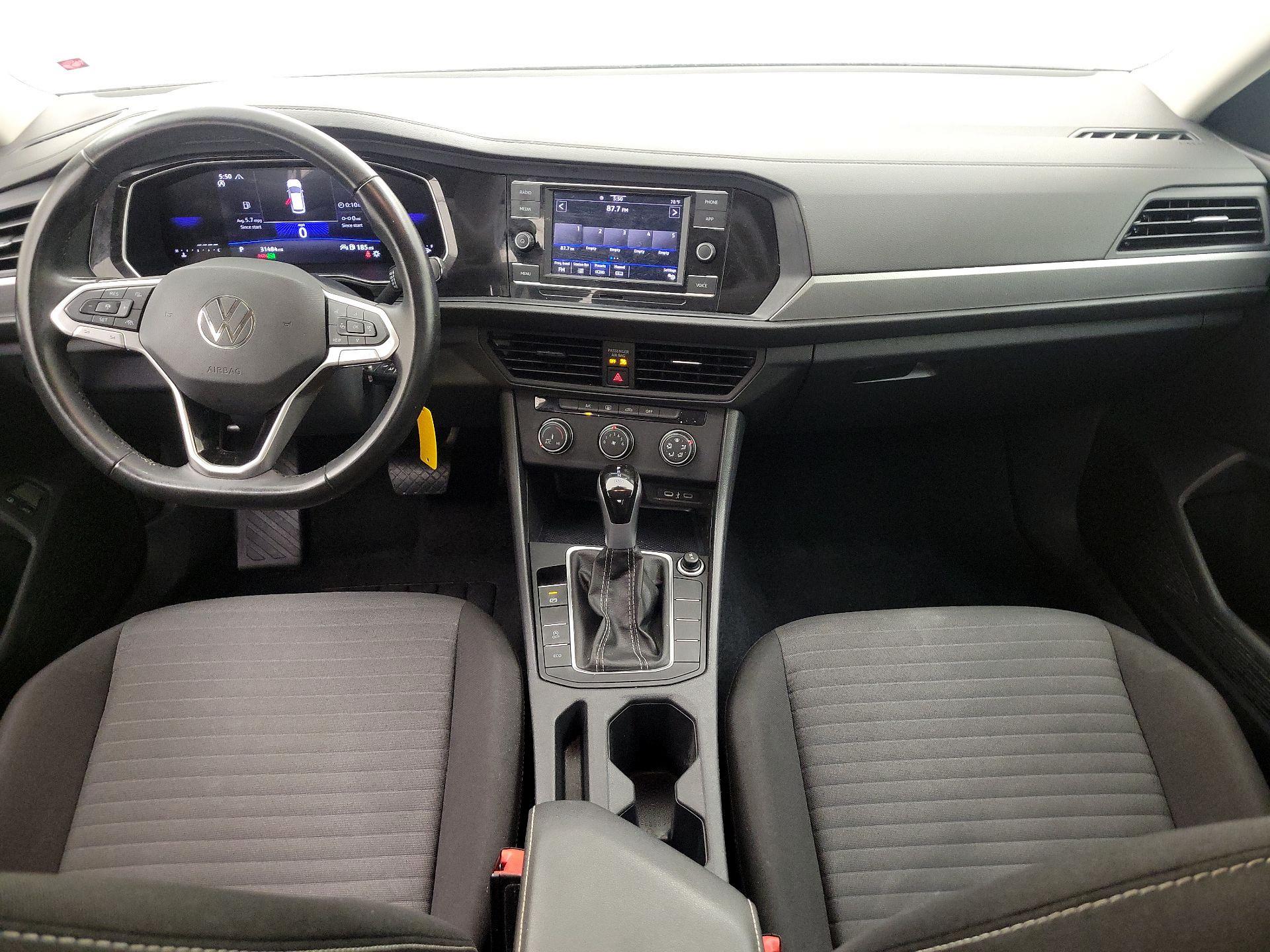 Thumbnail: 2024 Volkswagen Jetta - 9