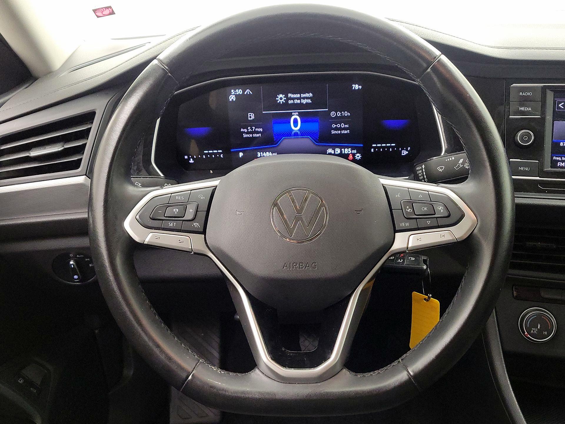 Thumbnail: 2024 Volkswagen Jetta - 10