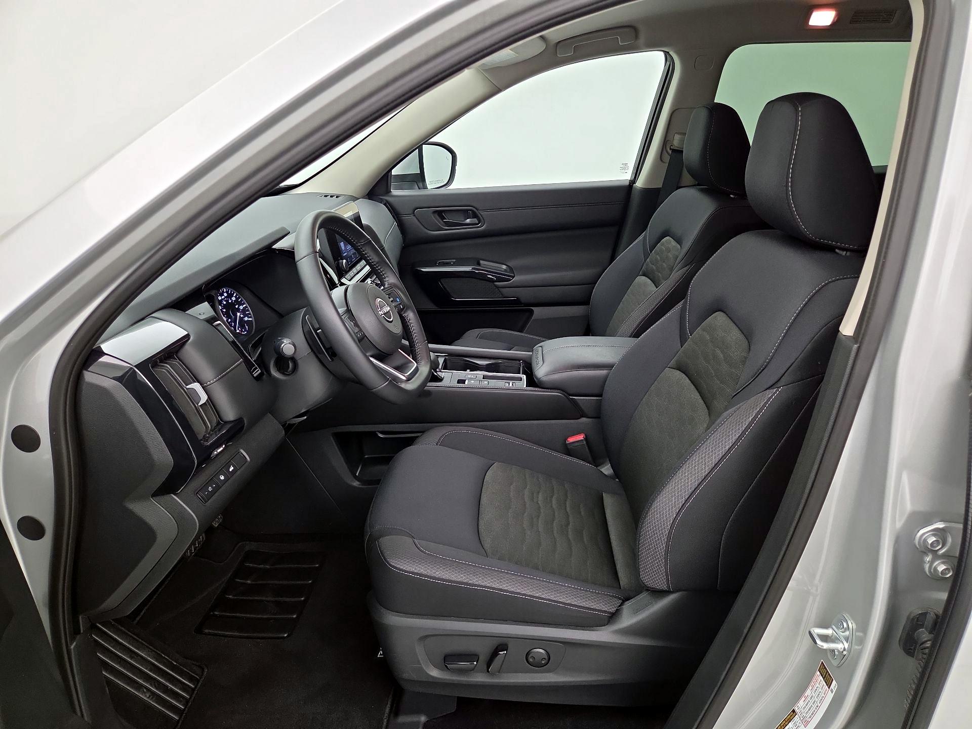 Thumbnail: 2025 Nissan Pathfinder - 11