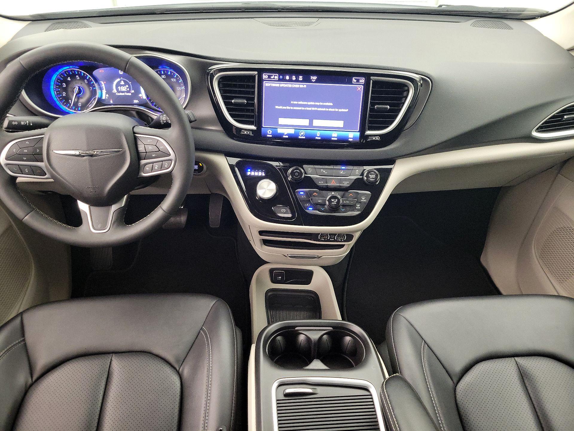 Thumbnail: 2024 Chrysler Pacifica - 9