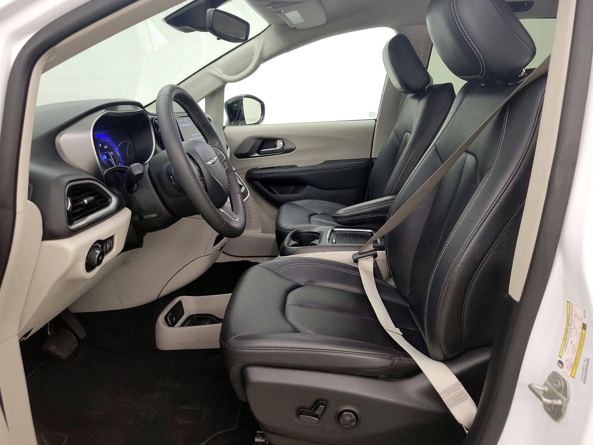 Thumbnail: 2024 Chrysler Pacifica - 11
