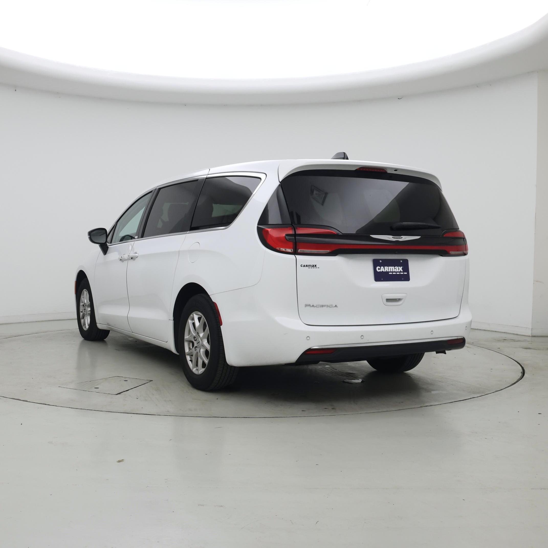Thumbnail: 2024 Chrysler Pacifica - 2