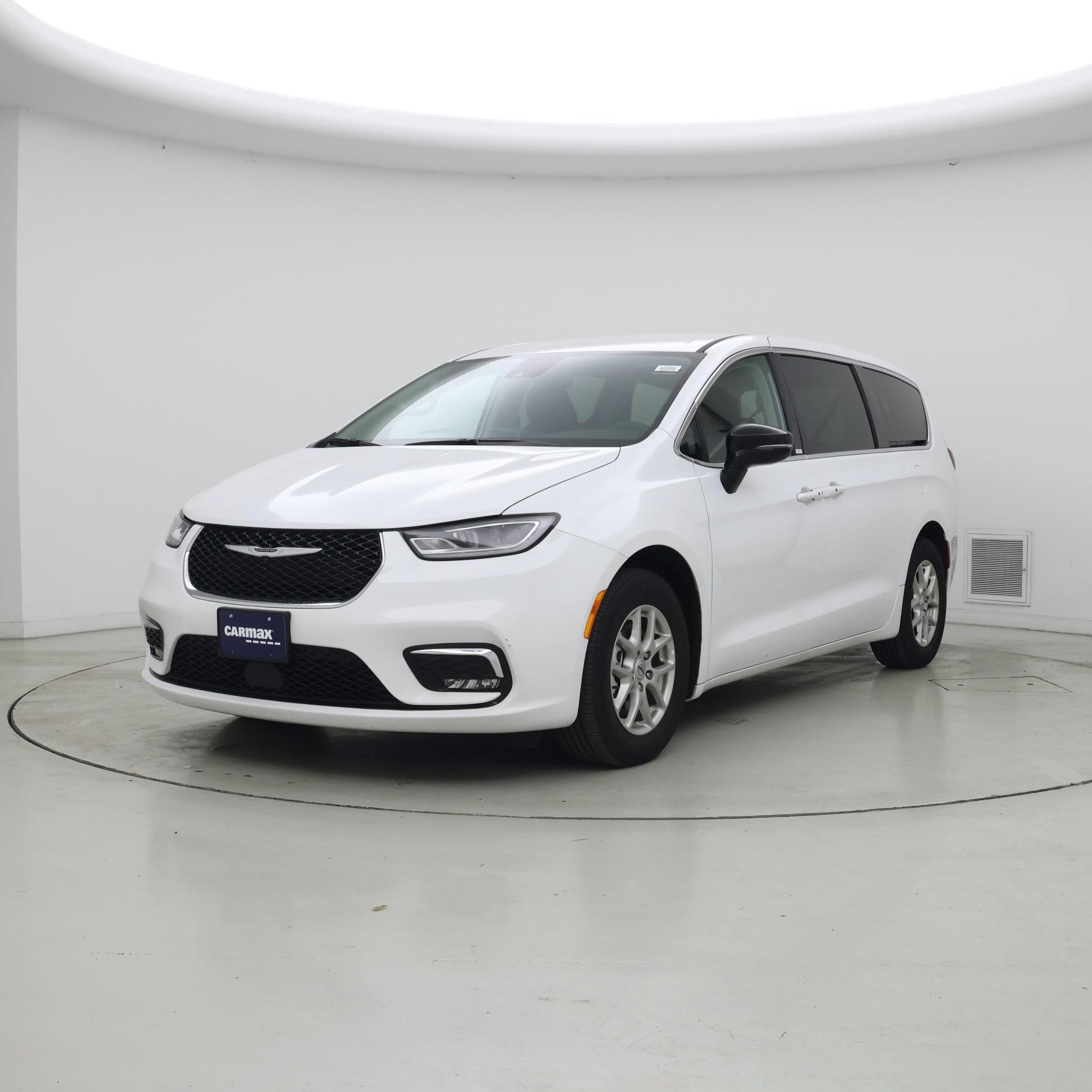 Thumbnail: 2024 Chrysler Pacifica - 4