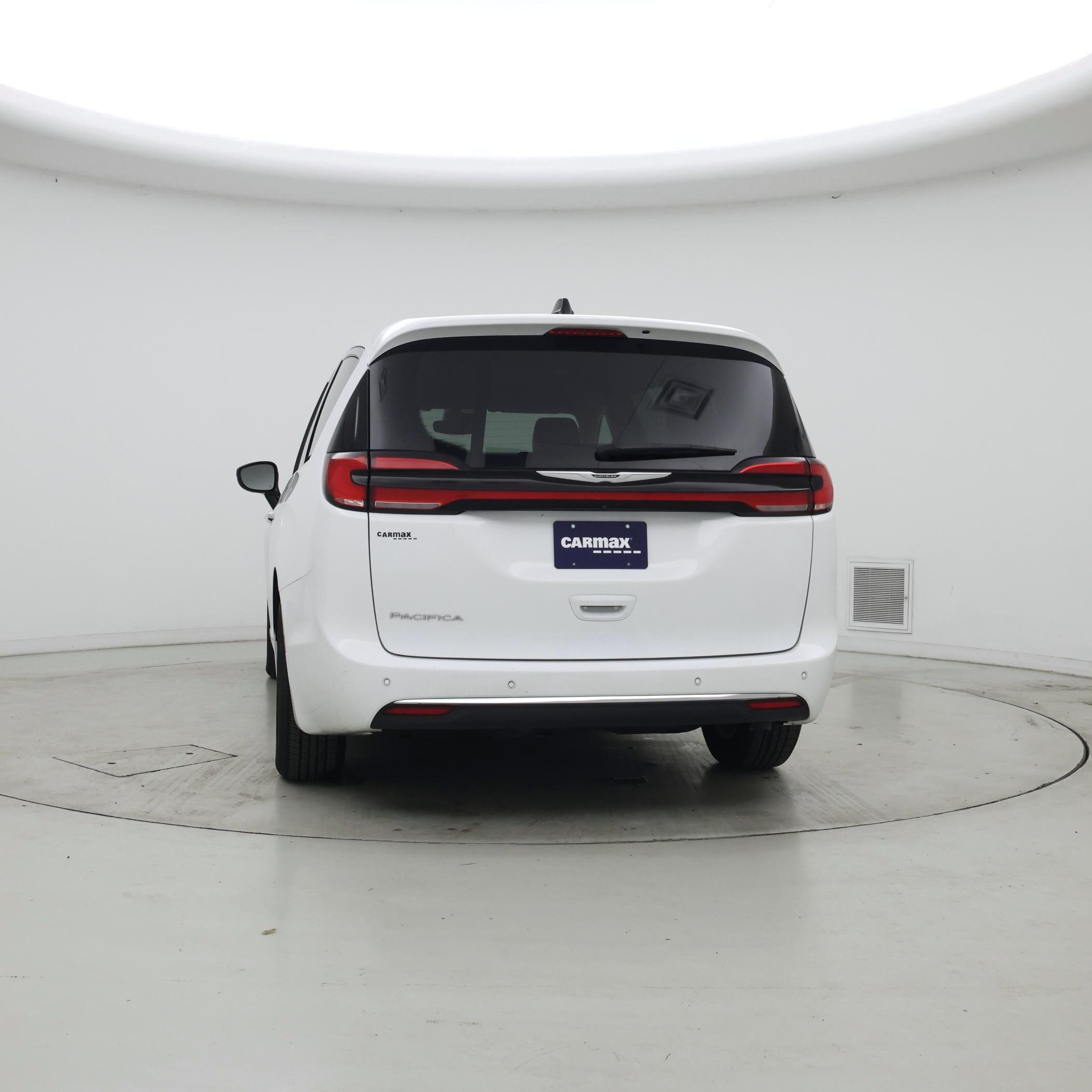 Thumbnail: 2024 Chrysler Pacifica - 6