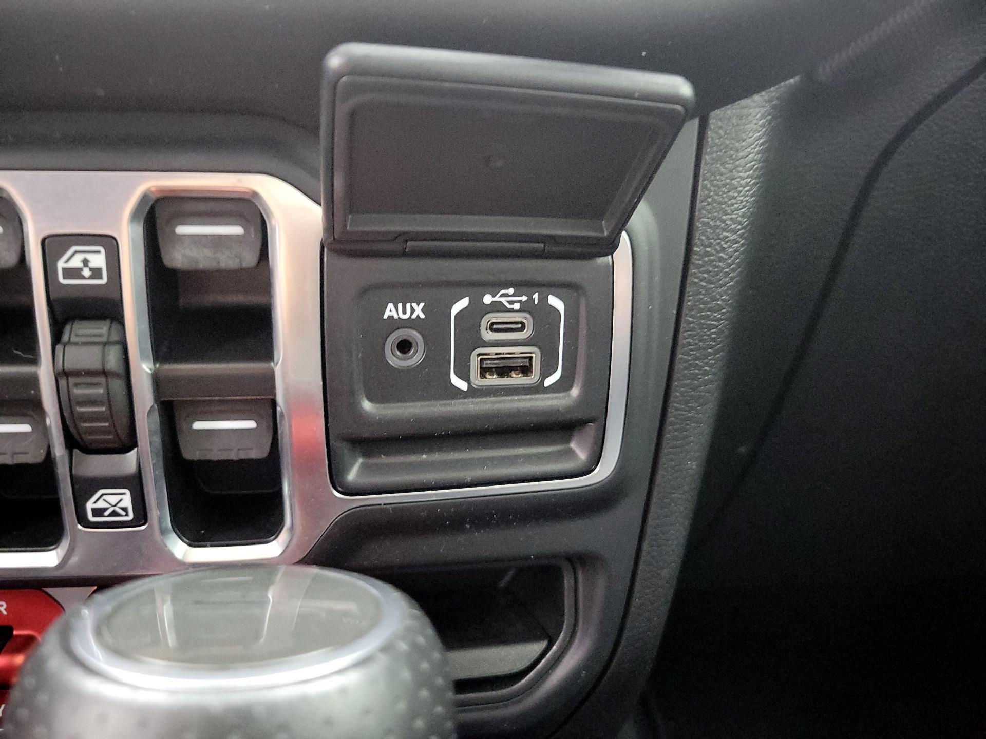Thumbnail: 2023 Jeep Gladiator - 19