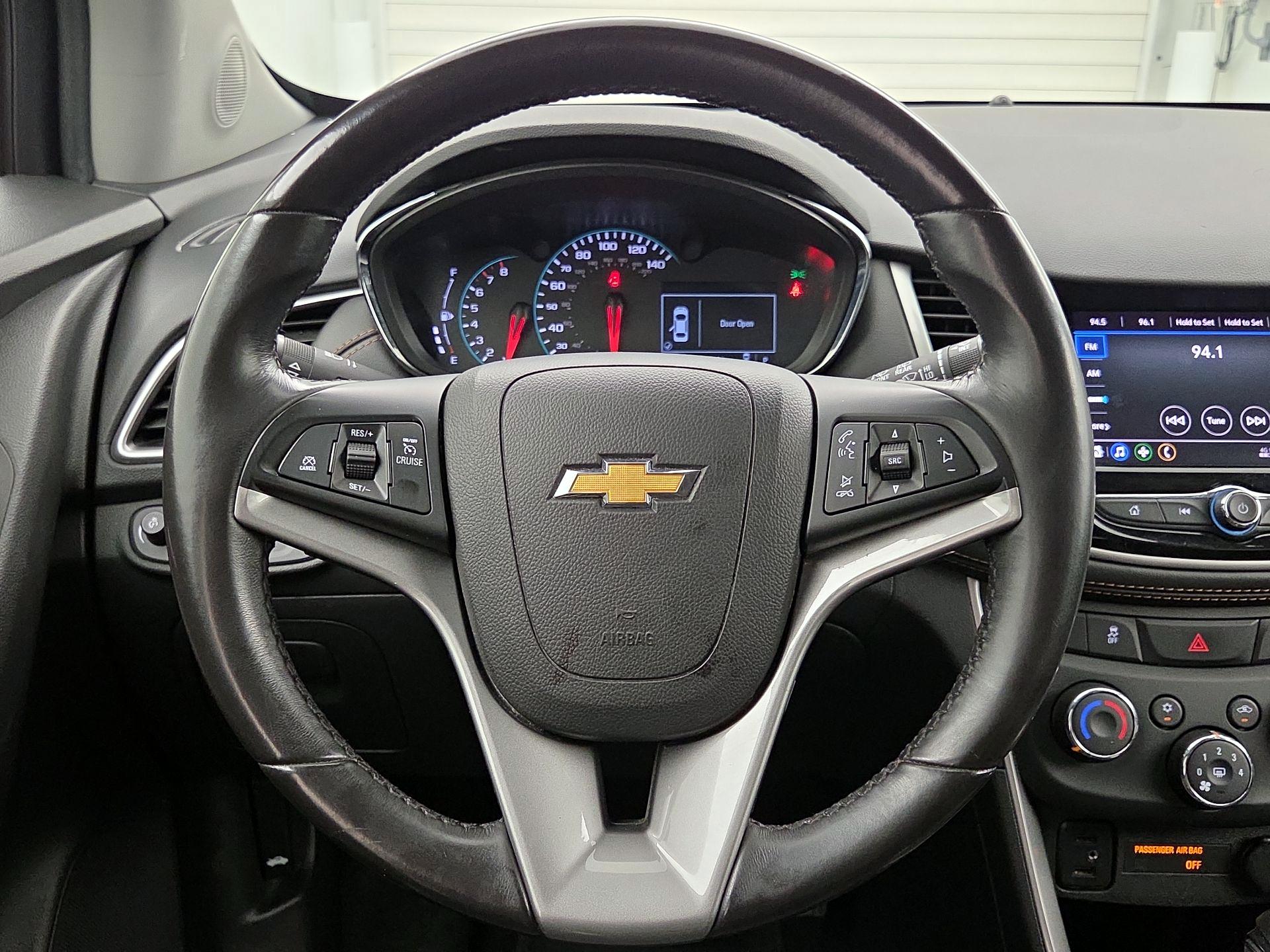 Thumbnail: 2022 Chevrolet Trax - 10