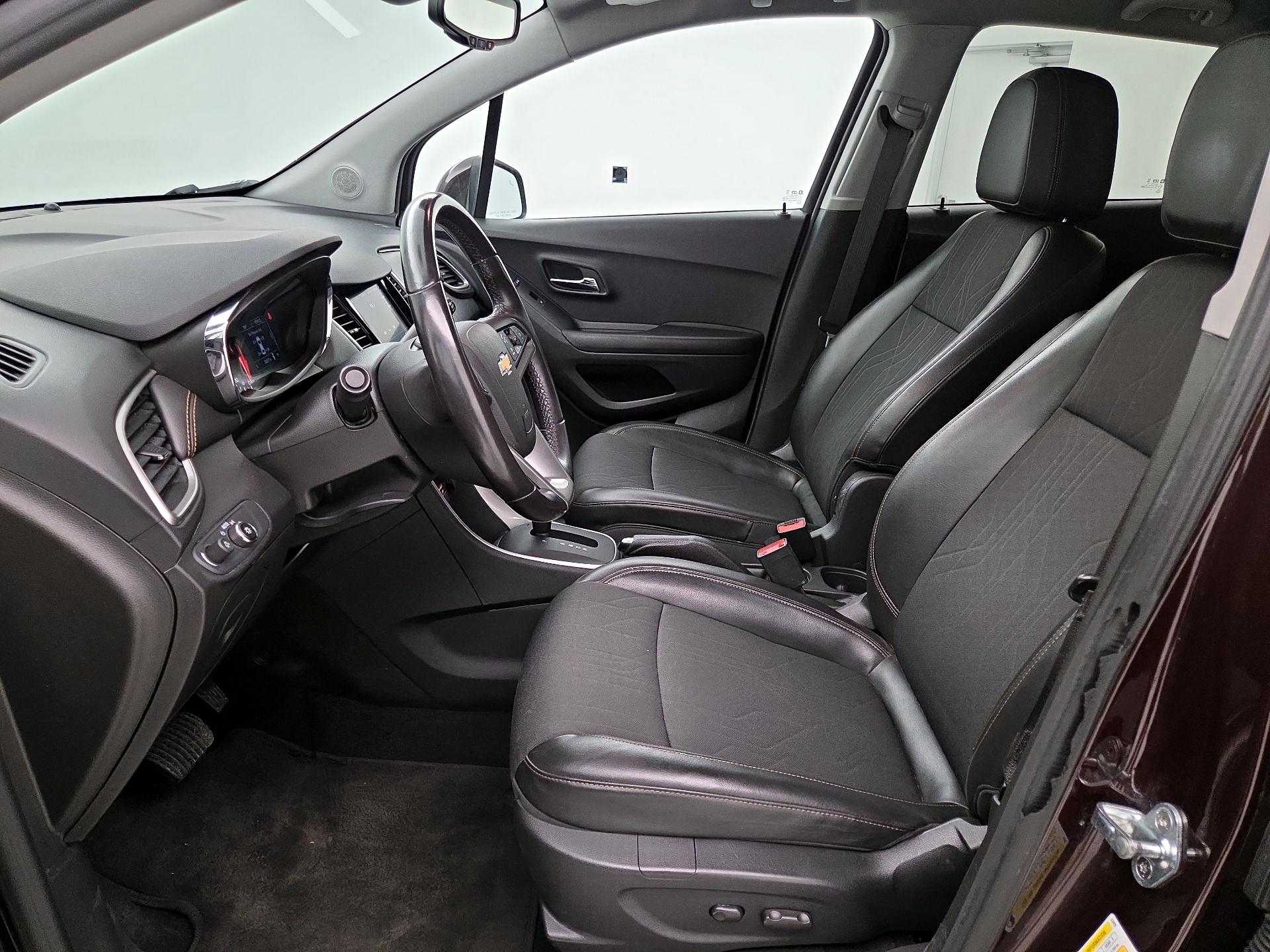 Thumbnail: 2022 Chevrolet Trax - 11
