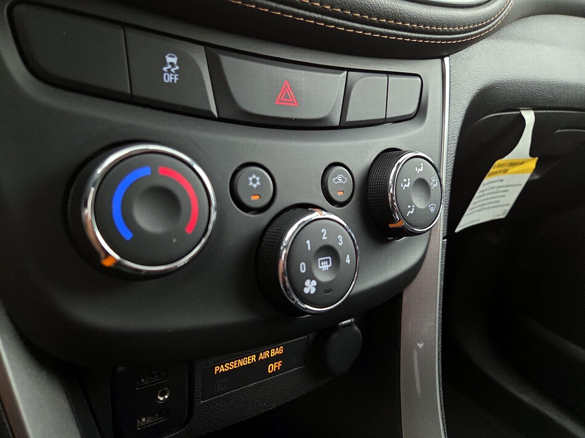 Thumbnail: 2022 Chevrolet Trax - 16