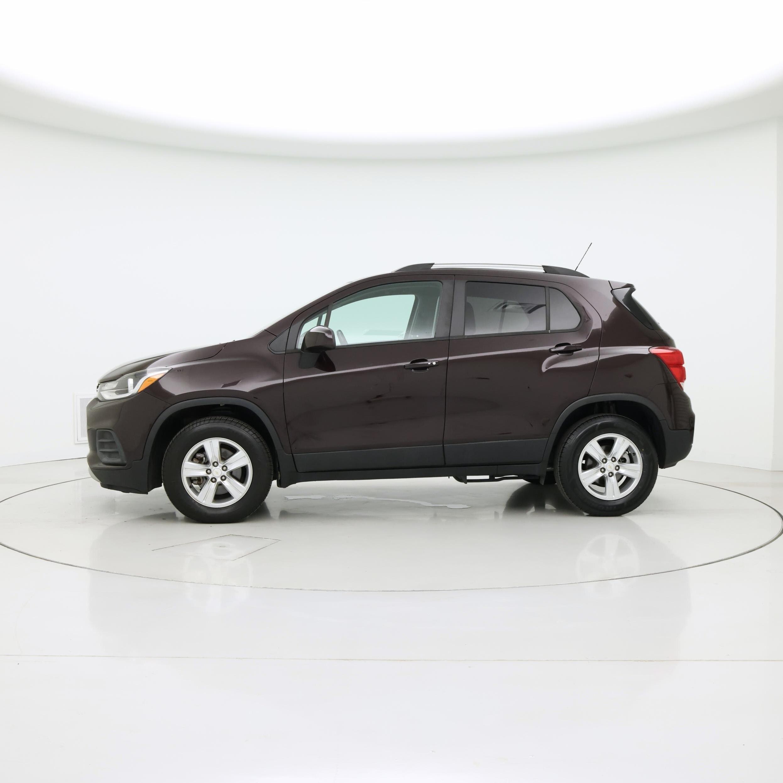 Thumbnail: 2022 Chevrolet Trax - 3