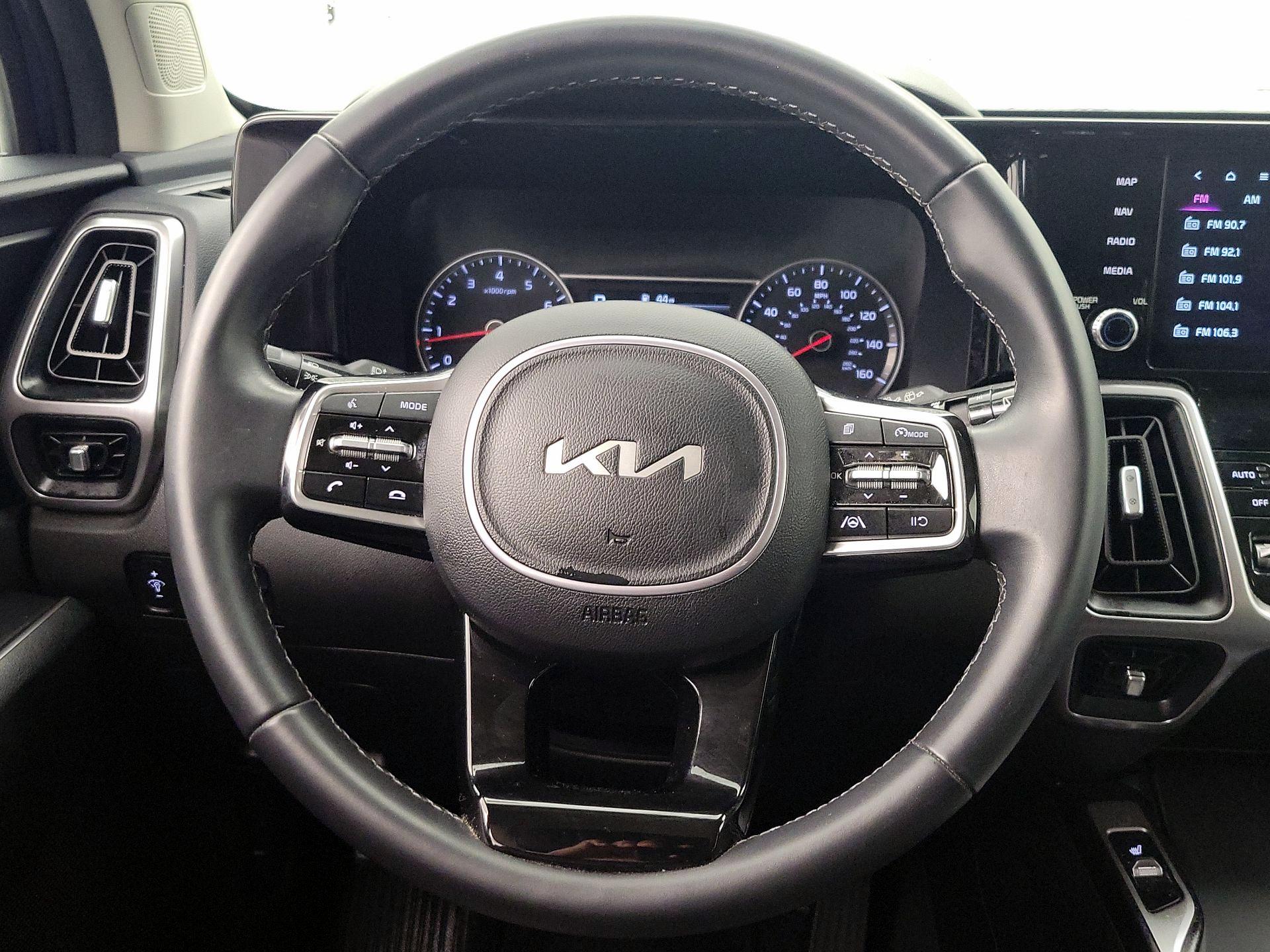 Thumbnail: 2023 Kia Sorento - 10