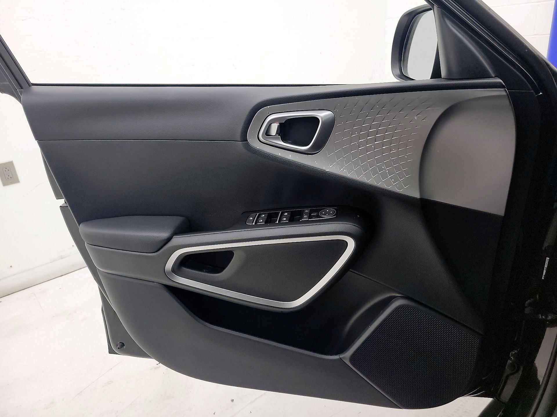 Thumbnail: 2025 Kia Soul - 12