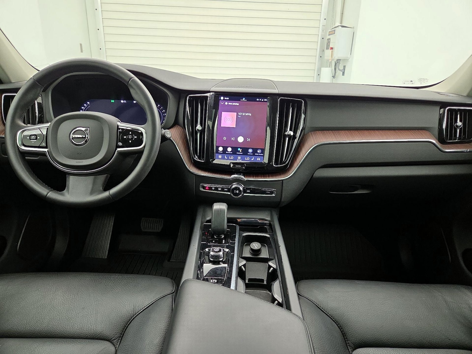2023 Volvo XC60 Plus - Photo 10