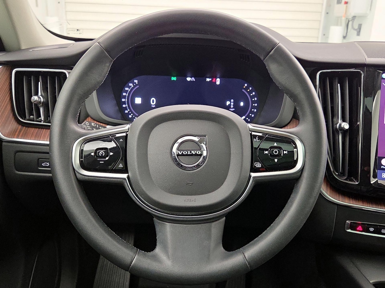 2023 Volvo XC60 Plus - Photo 11