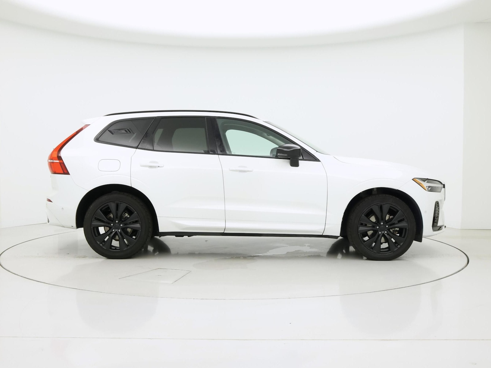 2023 Volvo XC60 Plus - Photo 8