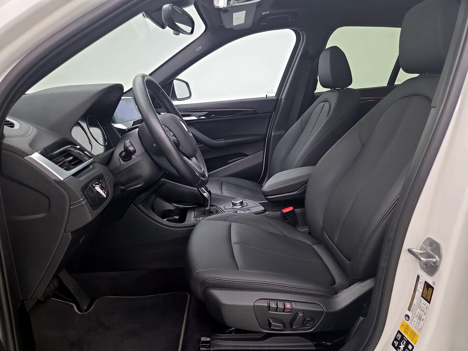 2022 BMW X1 28i - Photo 12